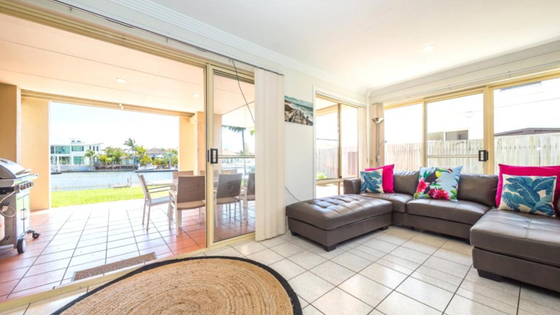 Air Conditioned Pet Friendly Canal Home With Wifi
