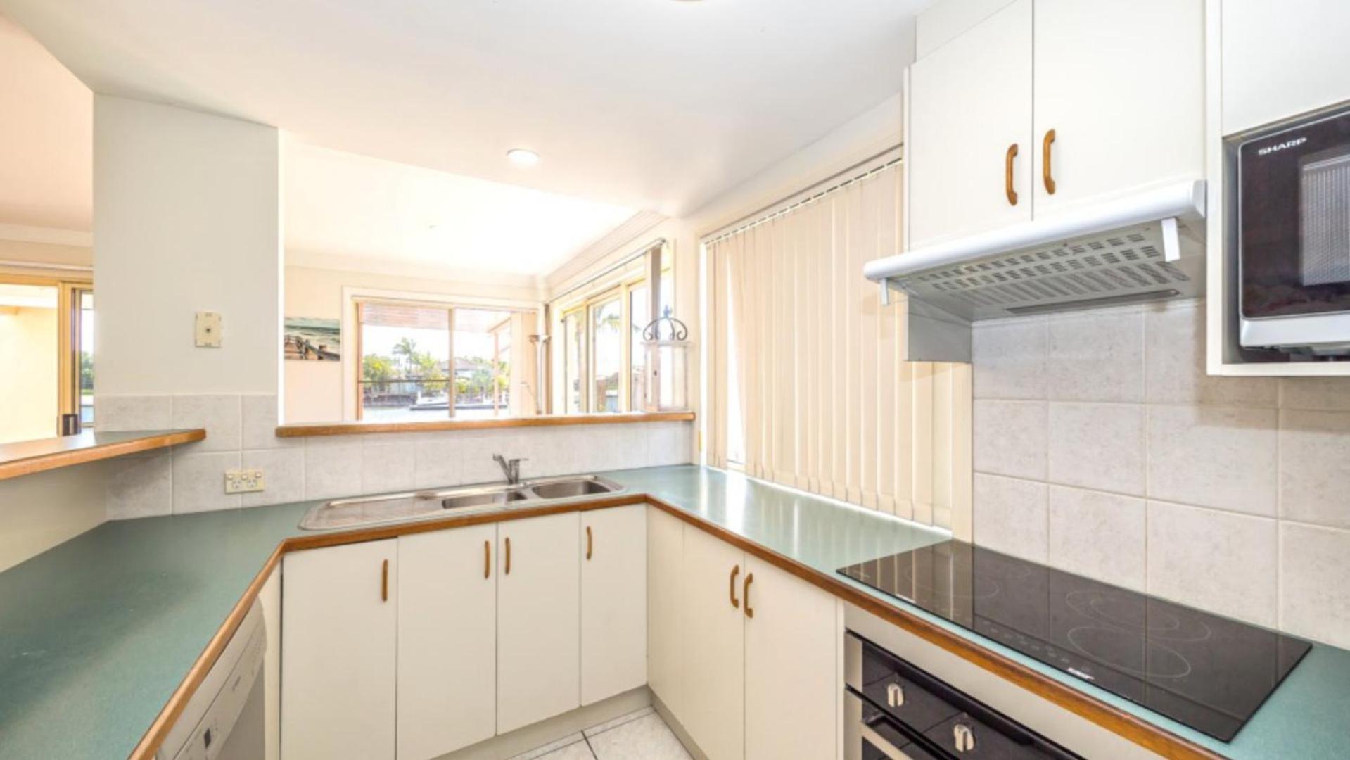 Air Conditioned Pet Friendly Canal Home With Wifi