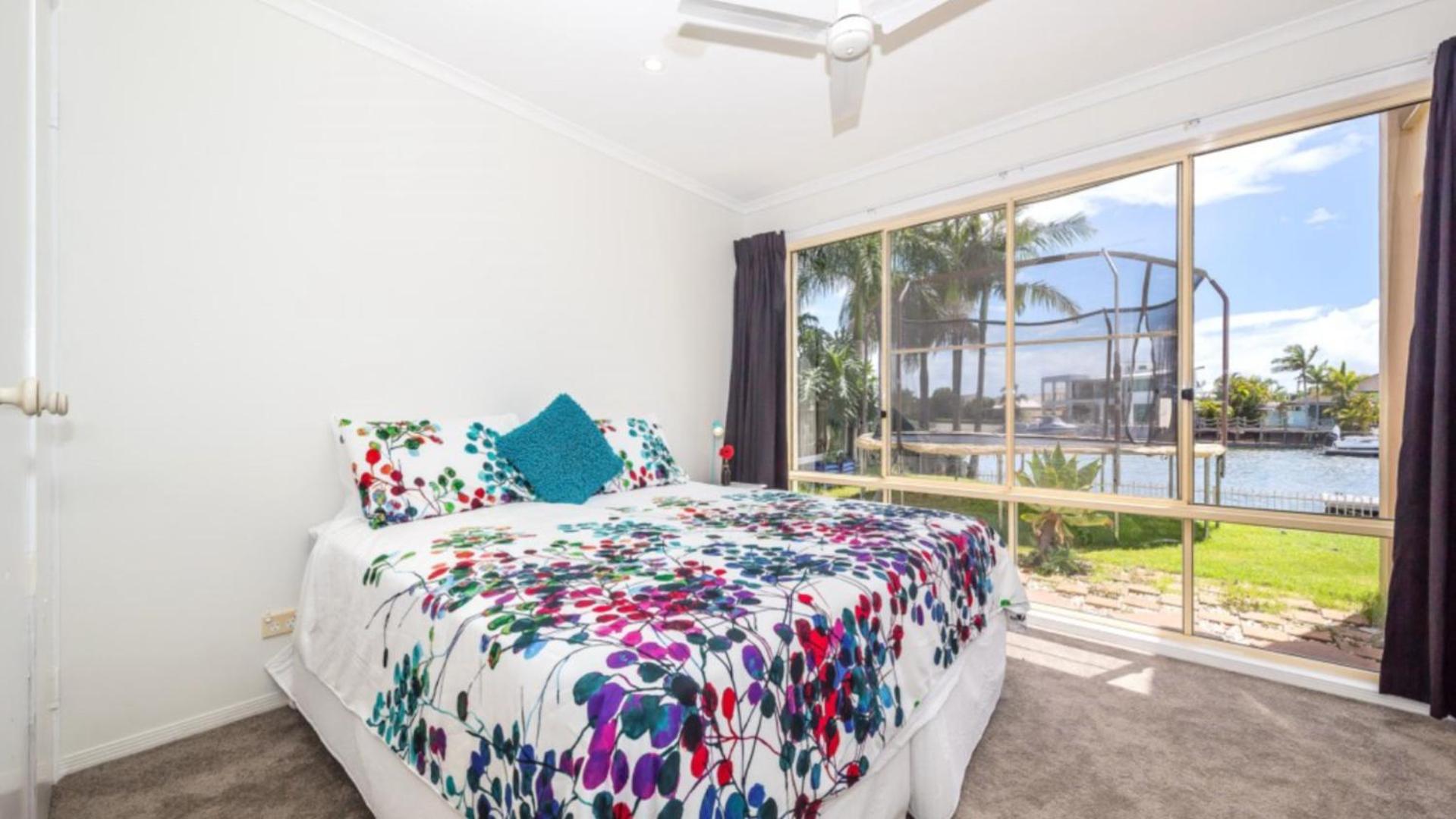 Air Conditioned Pet Friendly Canal Home With Wifi