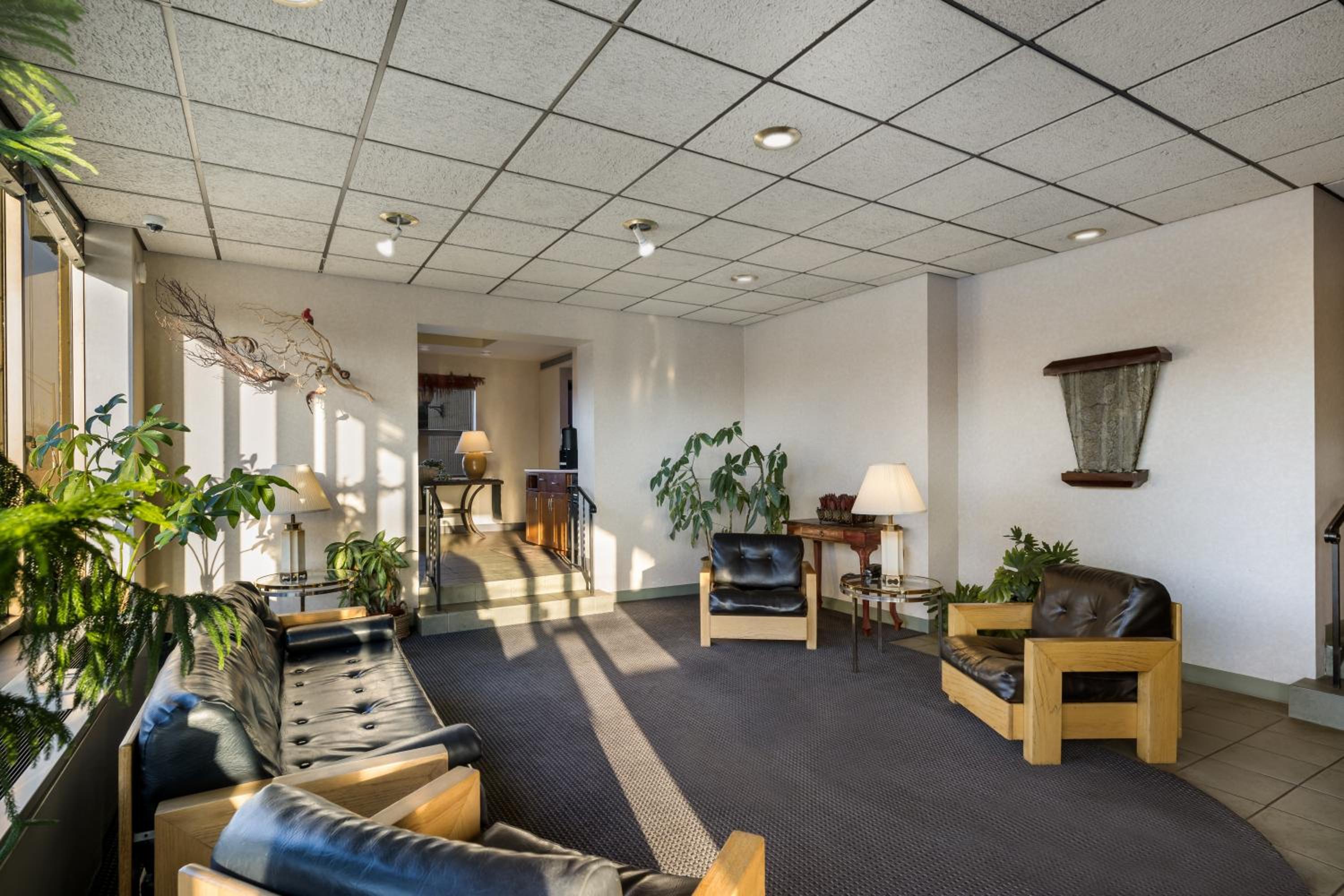Gateway Inn - Property Image 12