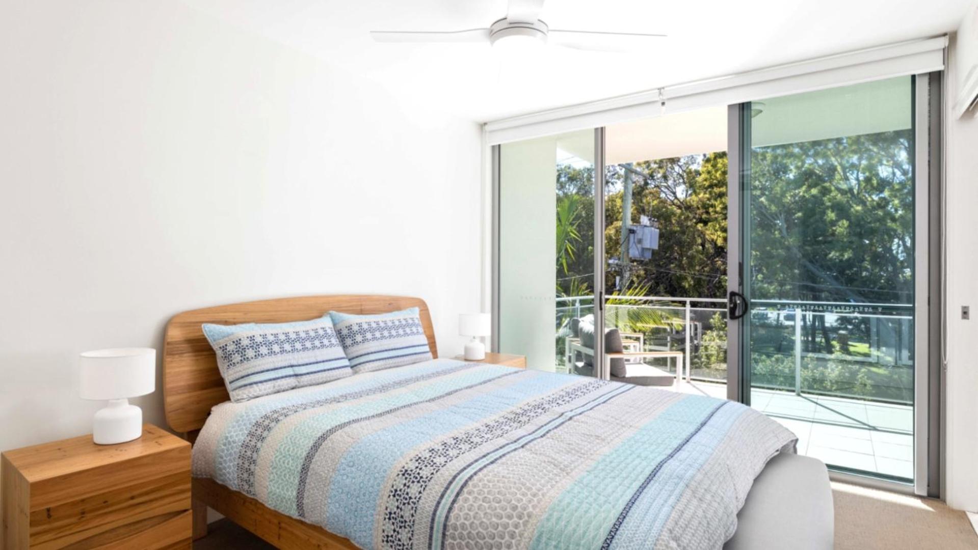 Large Modern Unit With Lift & Pool
