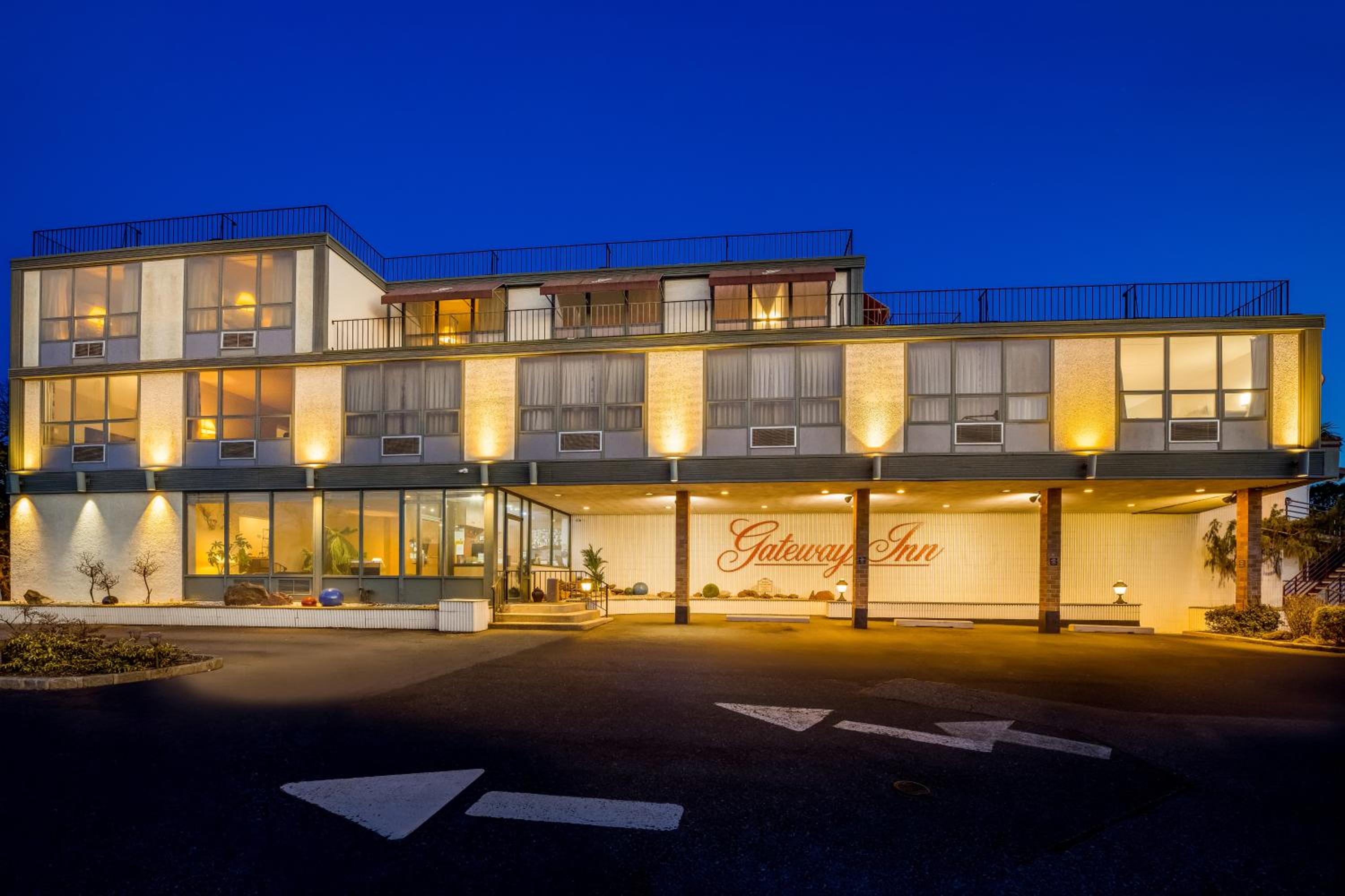 Gateway Inn - Property Image 2