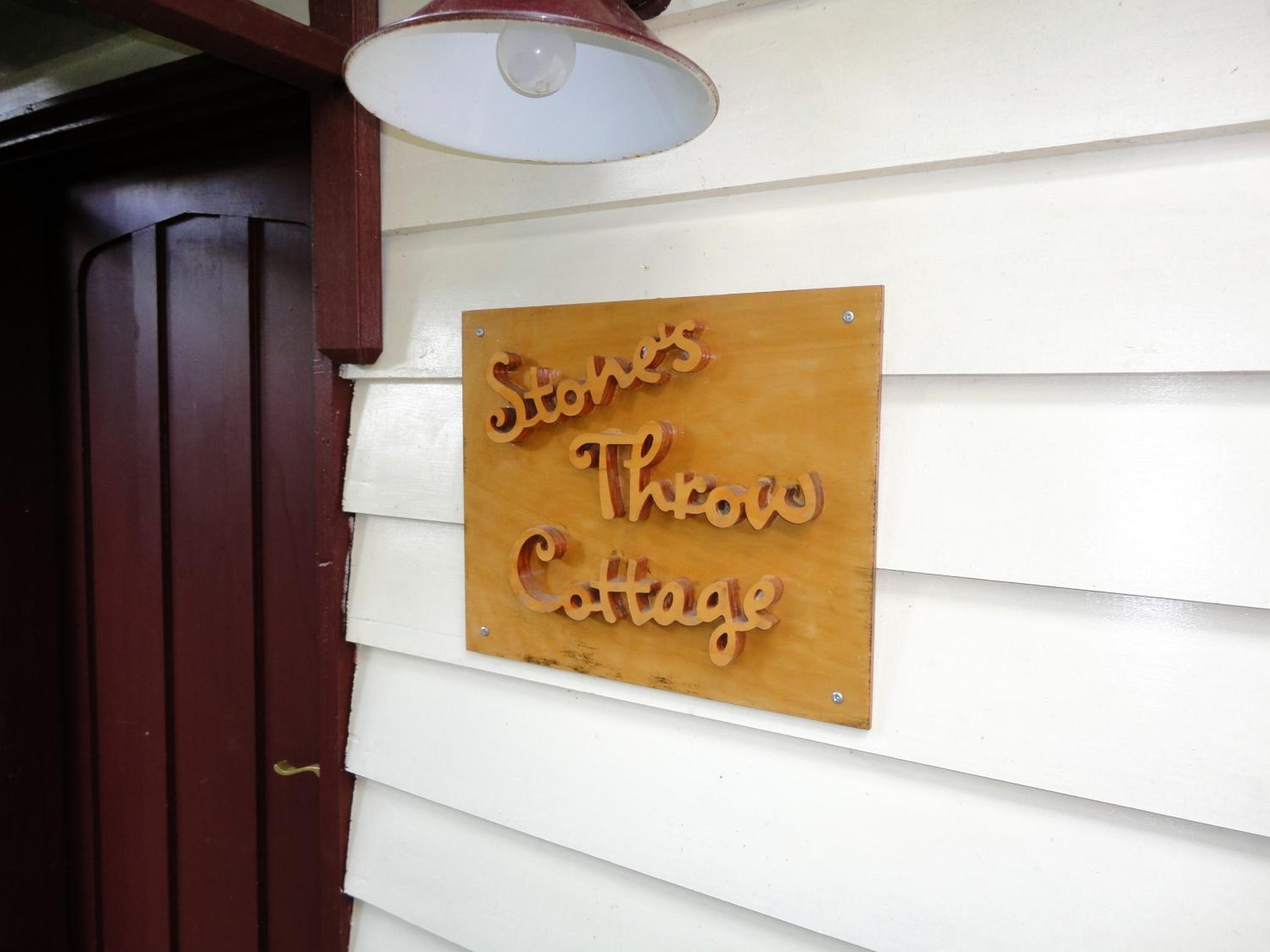 Stone's Throw Cottage Bed and Breakfast