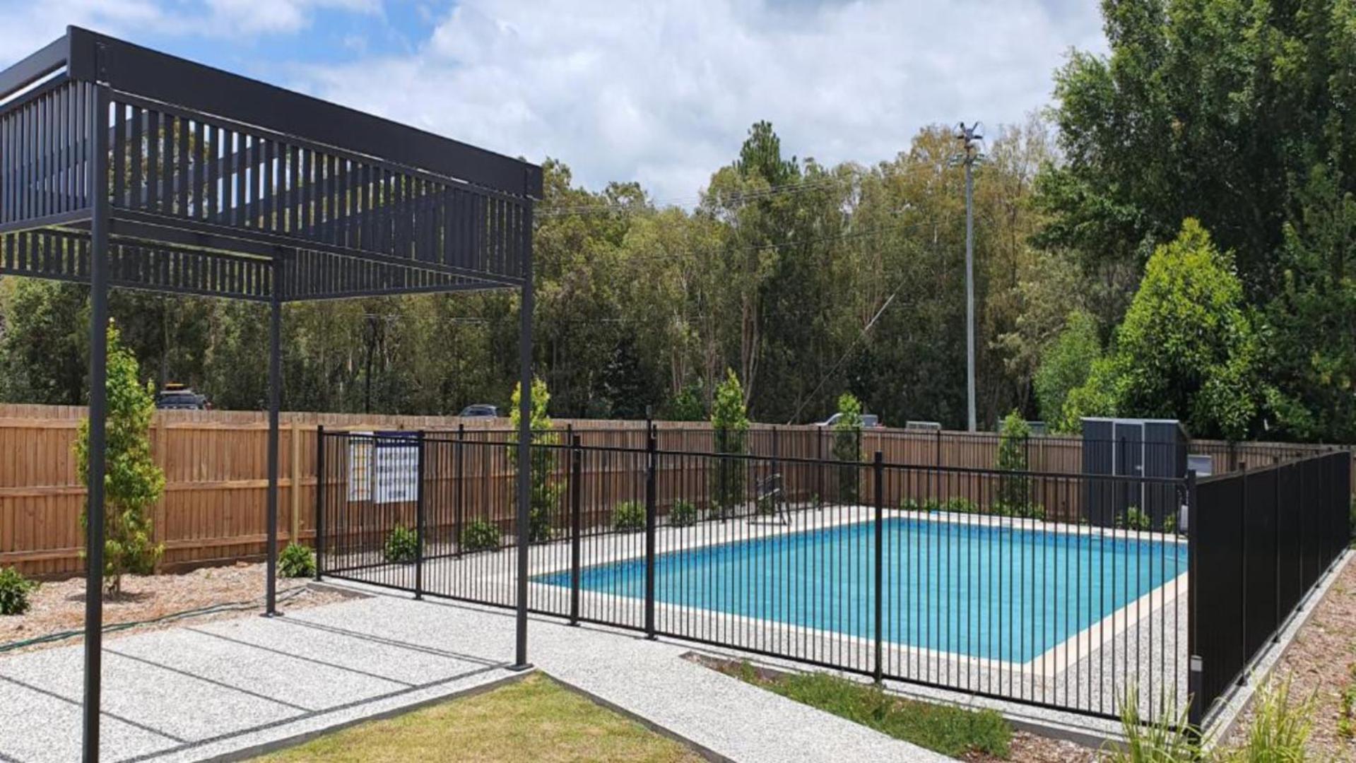 Modern Unit On The Marina