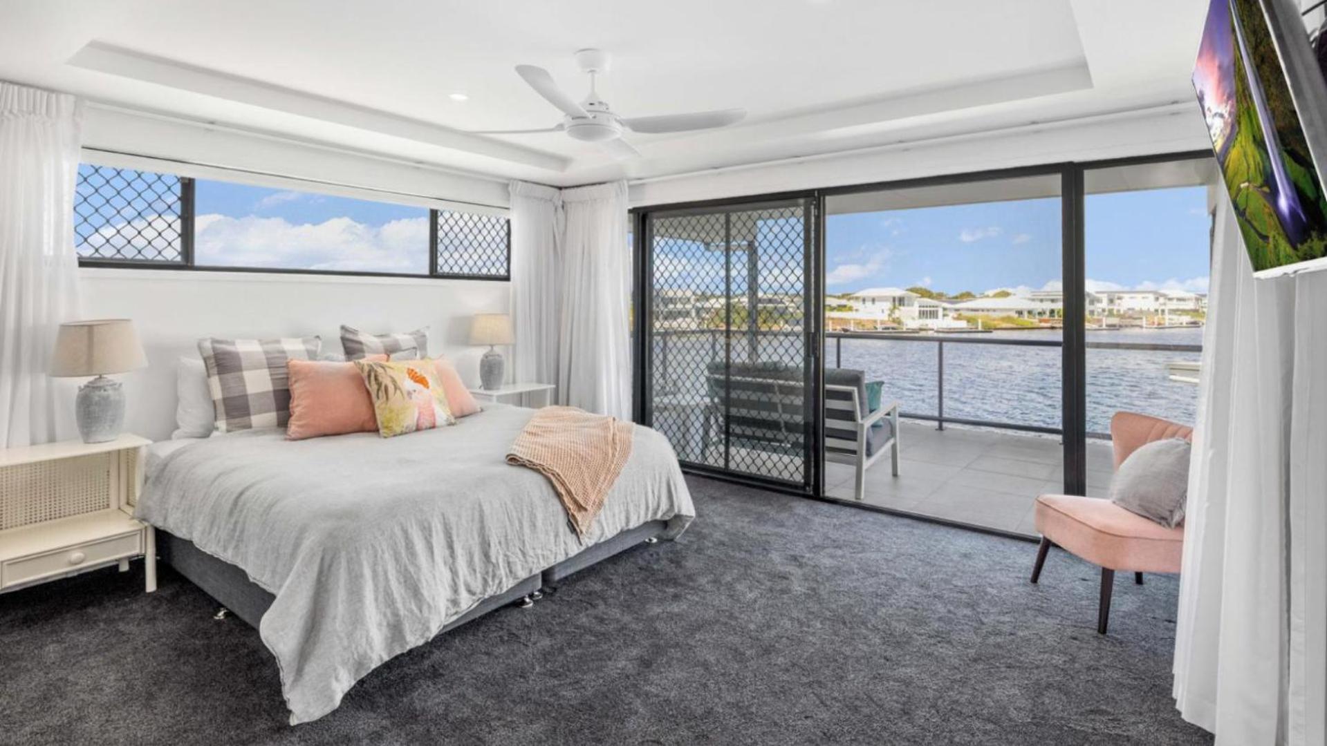 Opulent Canal-Front Retreat
