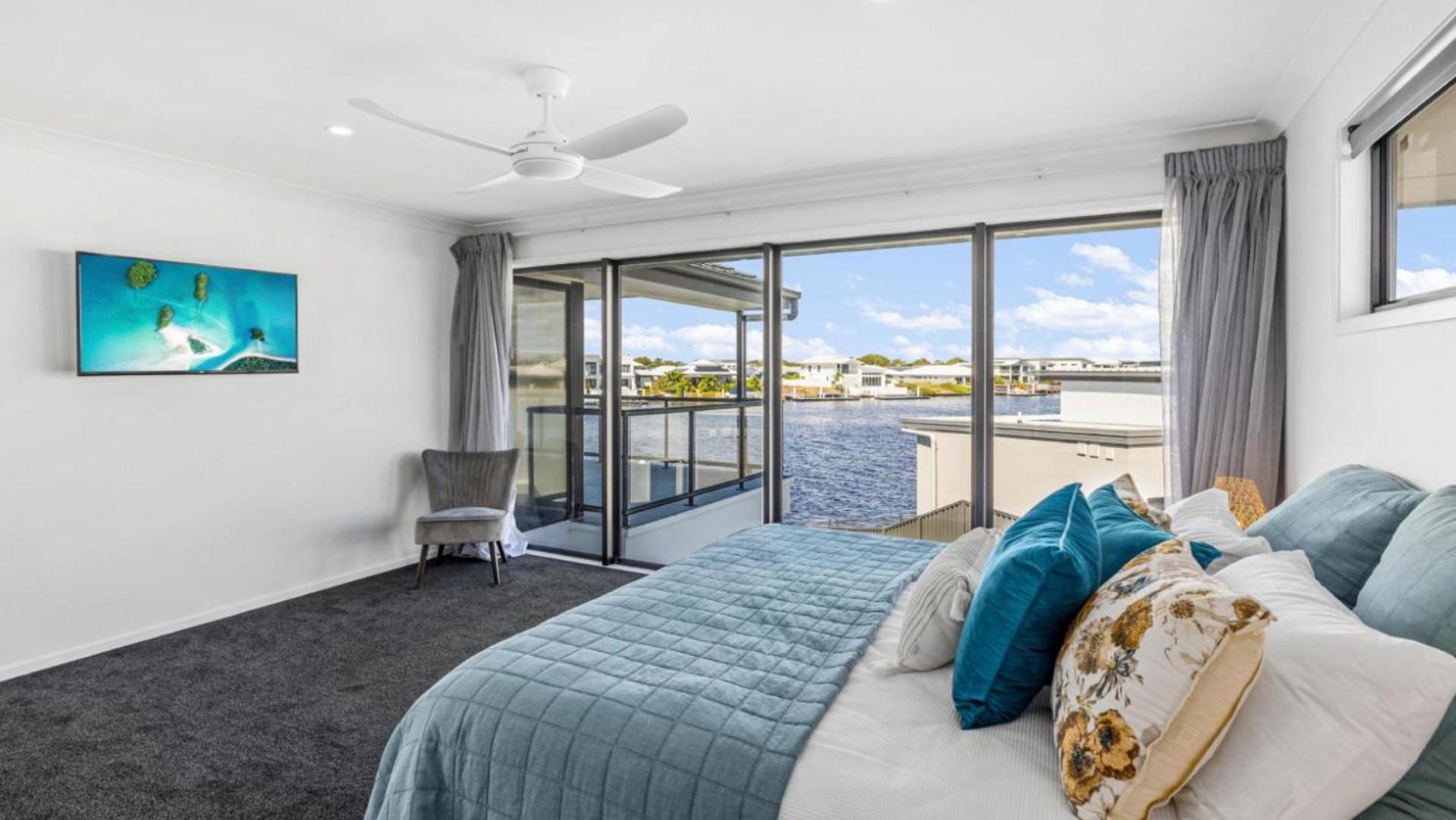 Opulent Canal-Front Retreat