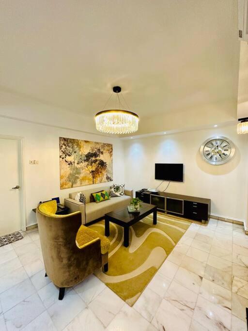 Charming apartment with Netflix at PWTC