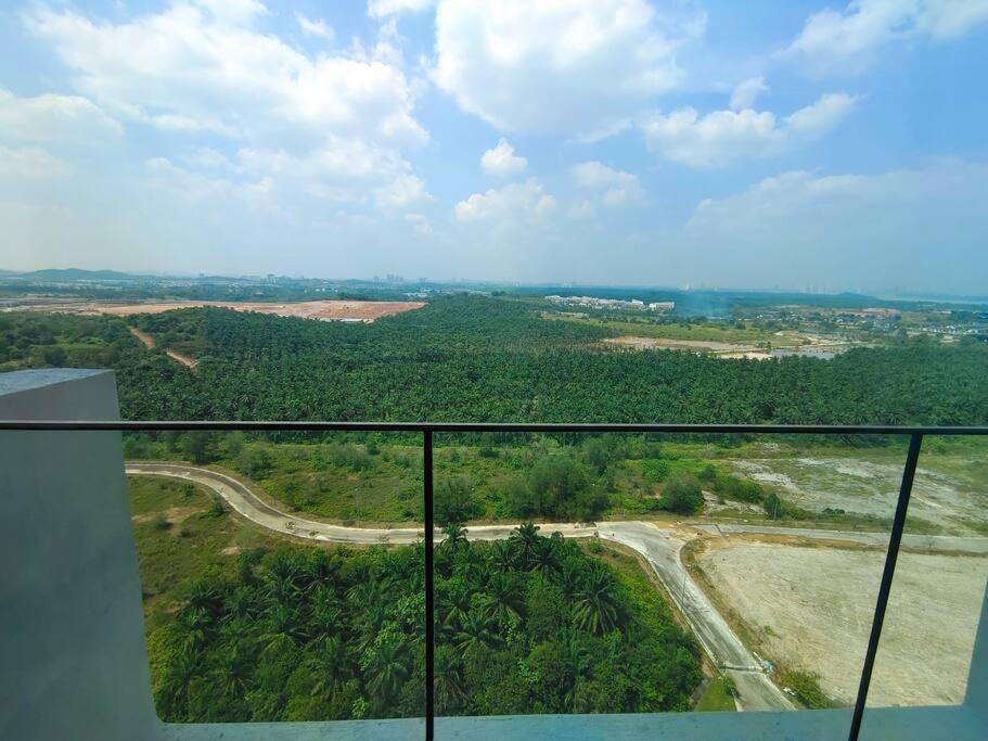 A2105 Grand Medini Princess100mbps Netflix By STAY view 2
