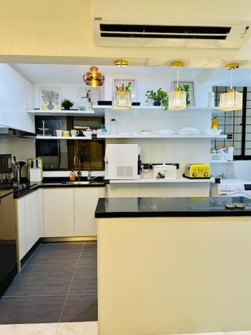 Charming apartment with Netflix at PWTC