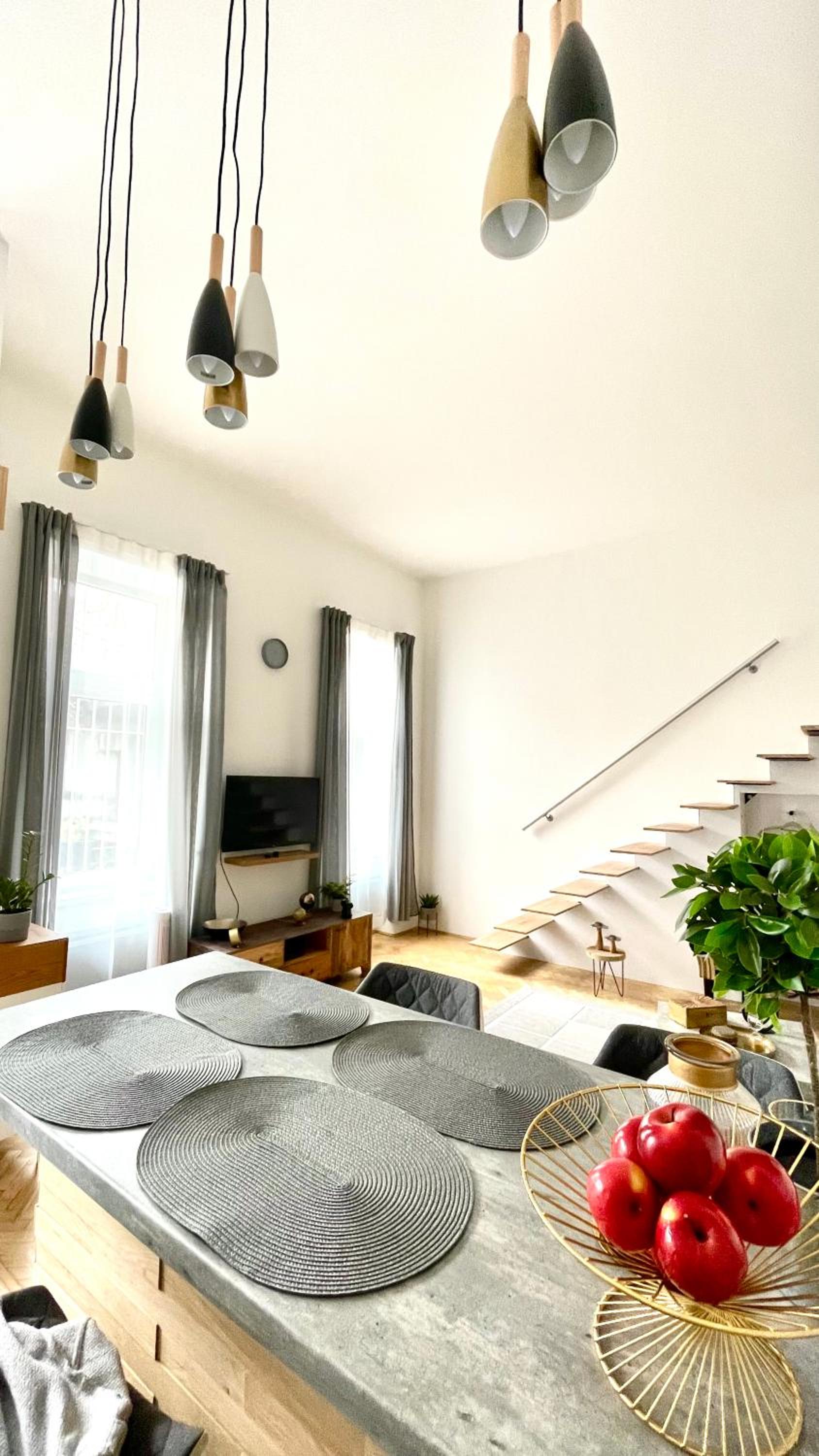 Brand New sunny apartment on Andrássy street view 3