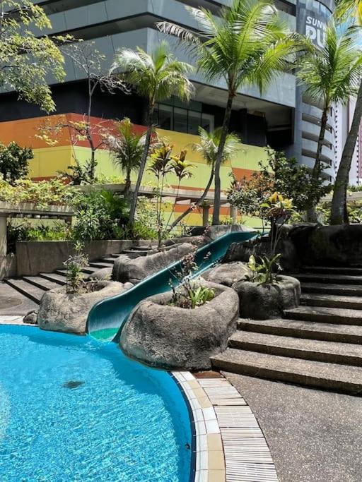 Charming apartment with Netflix at PWTC