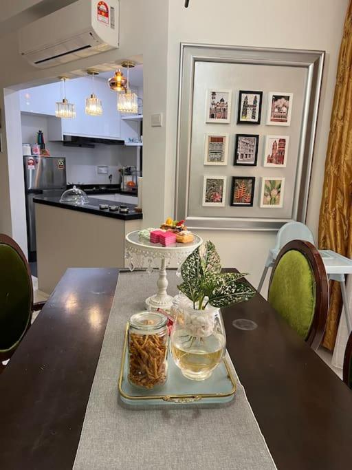 Charming apartment with Netflix at PWTC