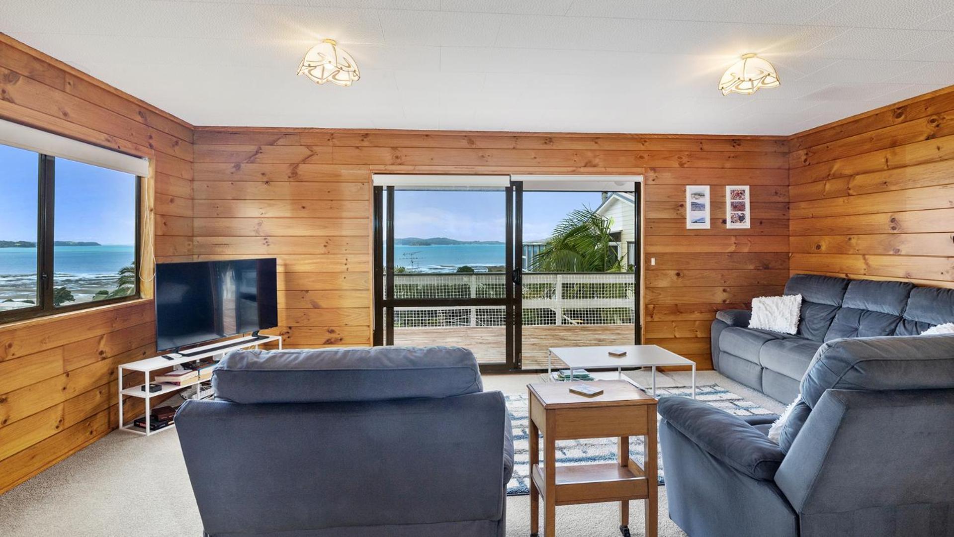 Crystal Clear - Snells Beach Holiday Home view 4