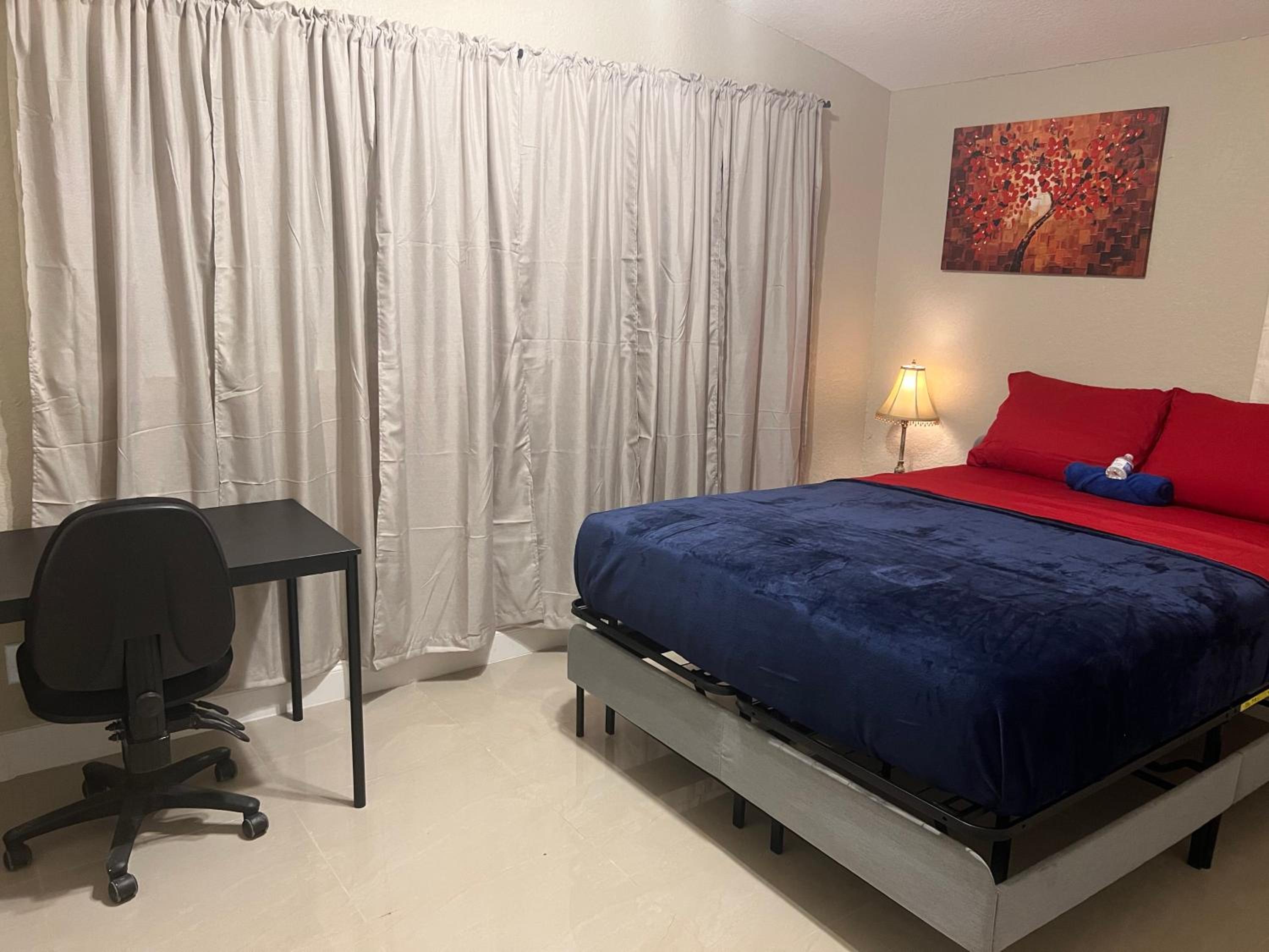 Tampa Vacations - Oak Ridge House - Property Image 4
