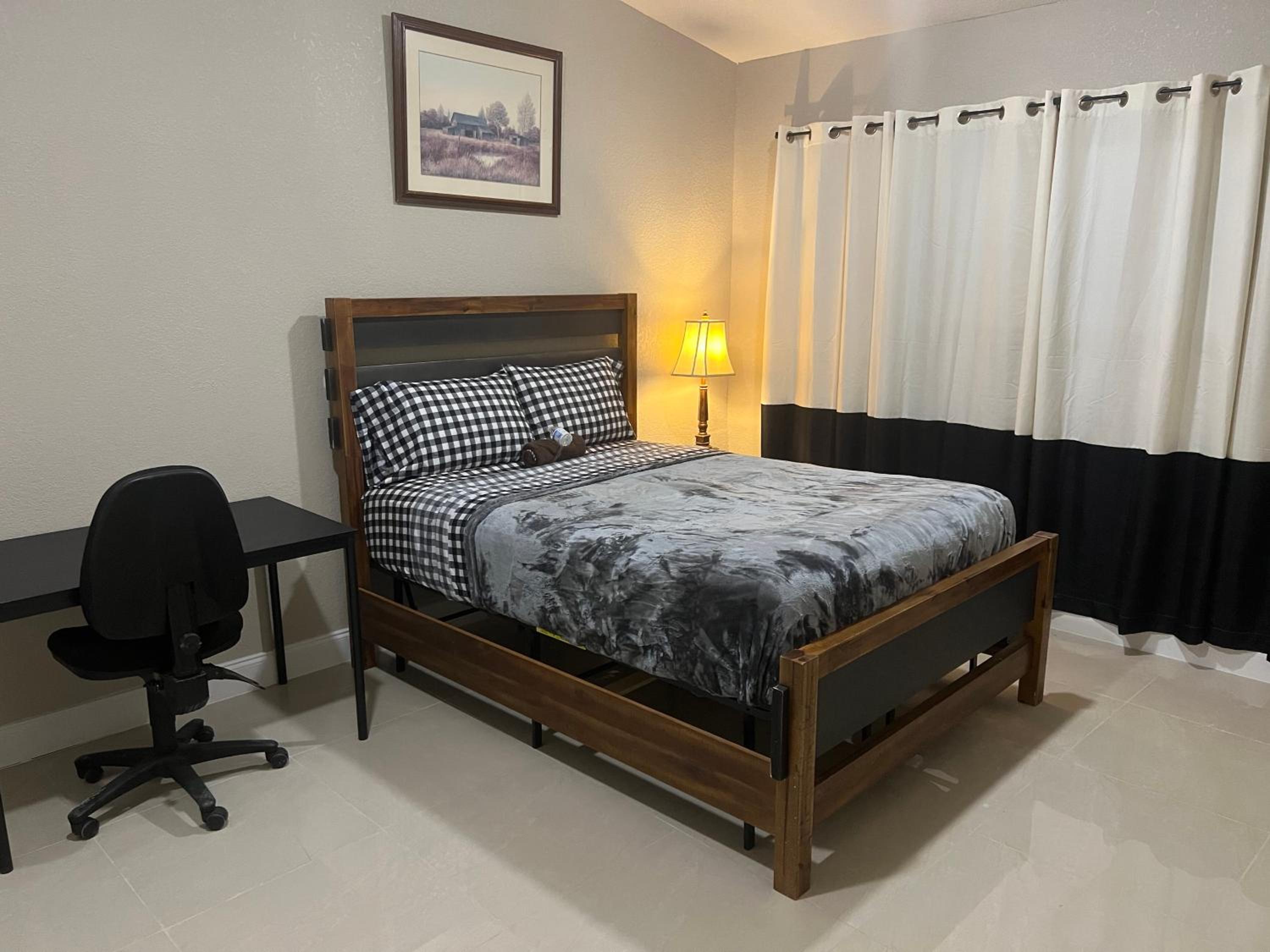 Tampa Vacations - Oak Ridge House - Property Image 1