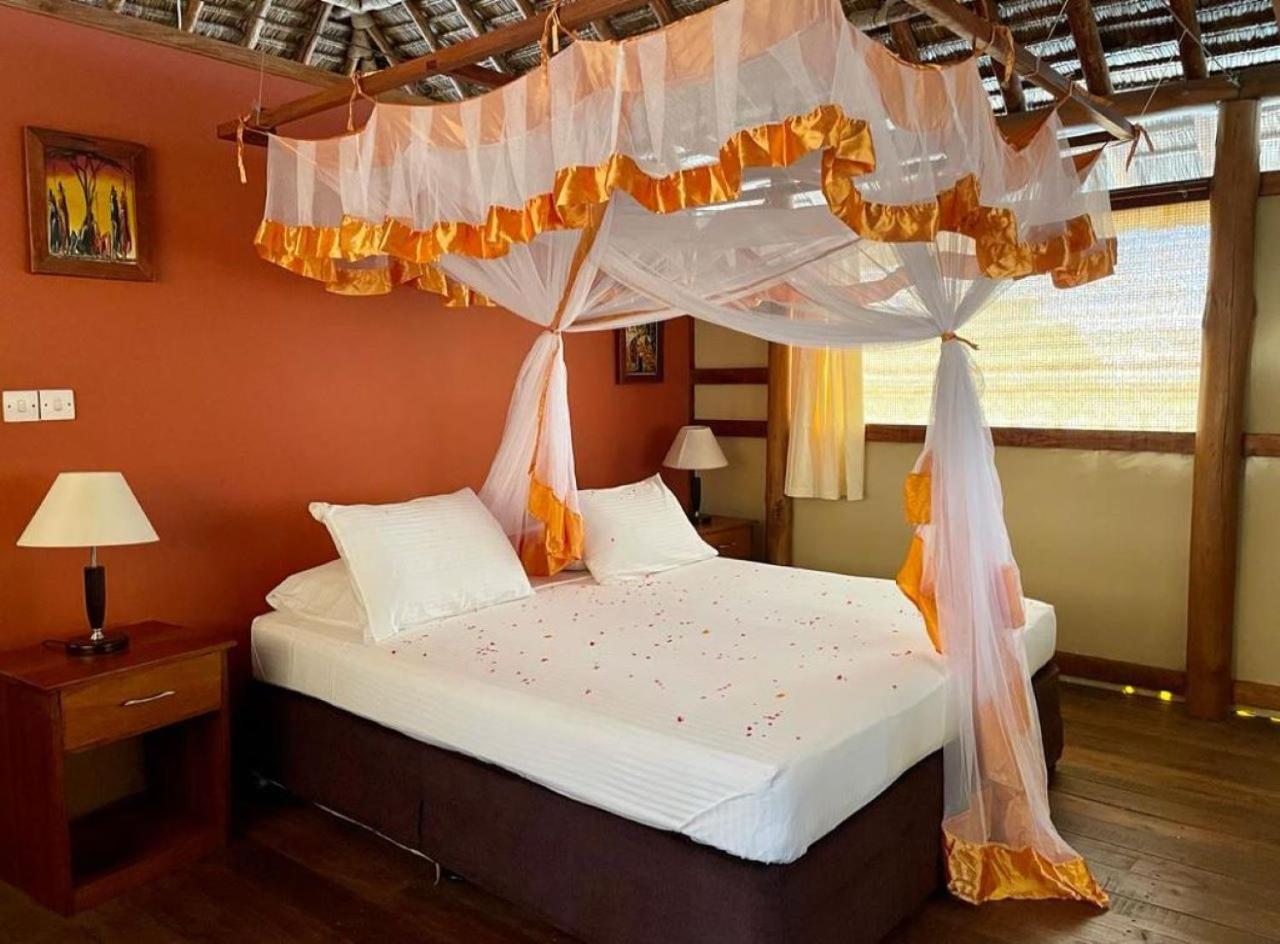 Barry's Beach Resort Pangani