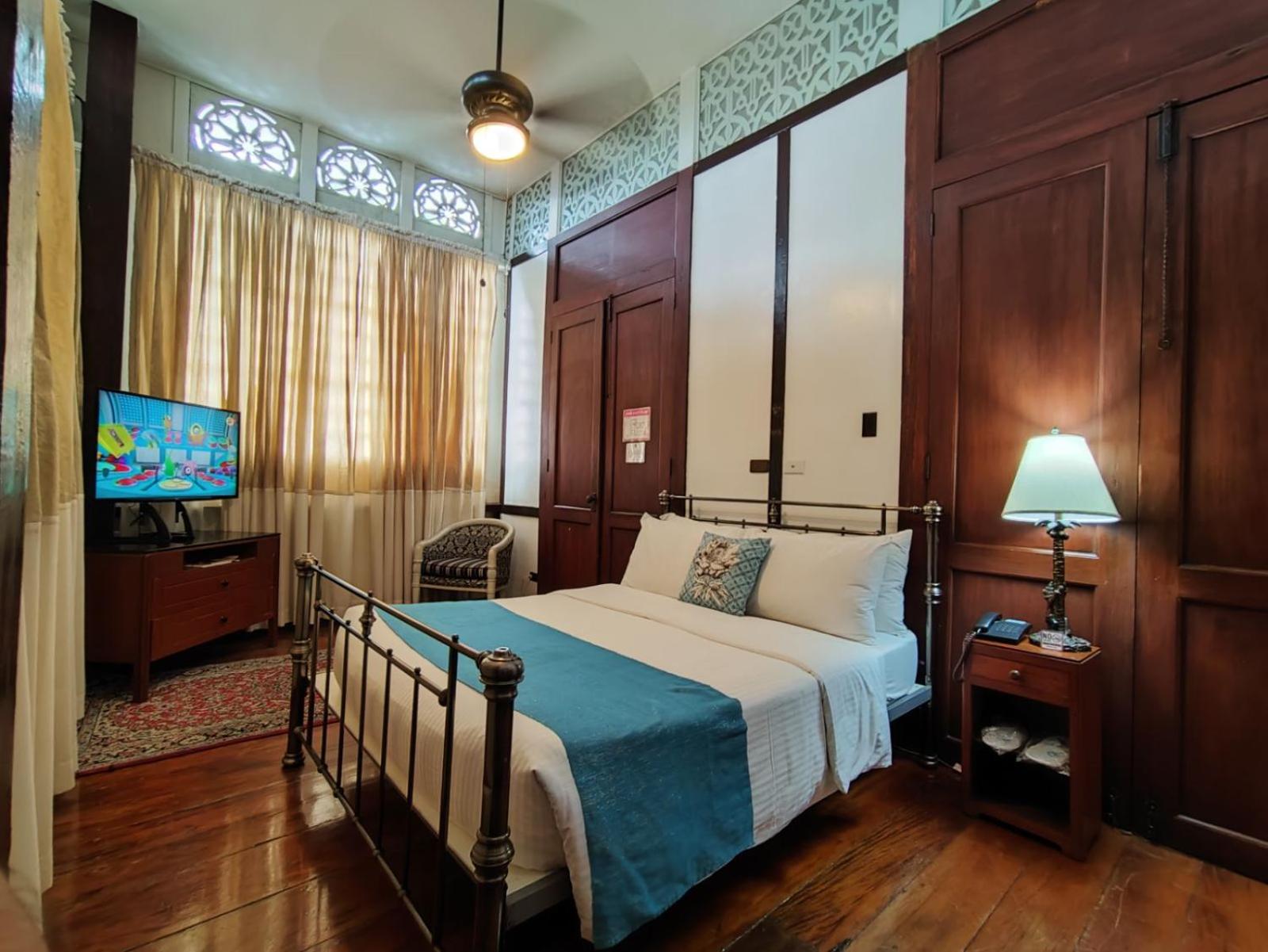 Paradores Del Castillo, Taal - 13