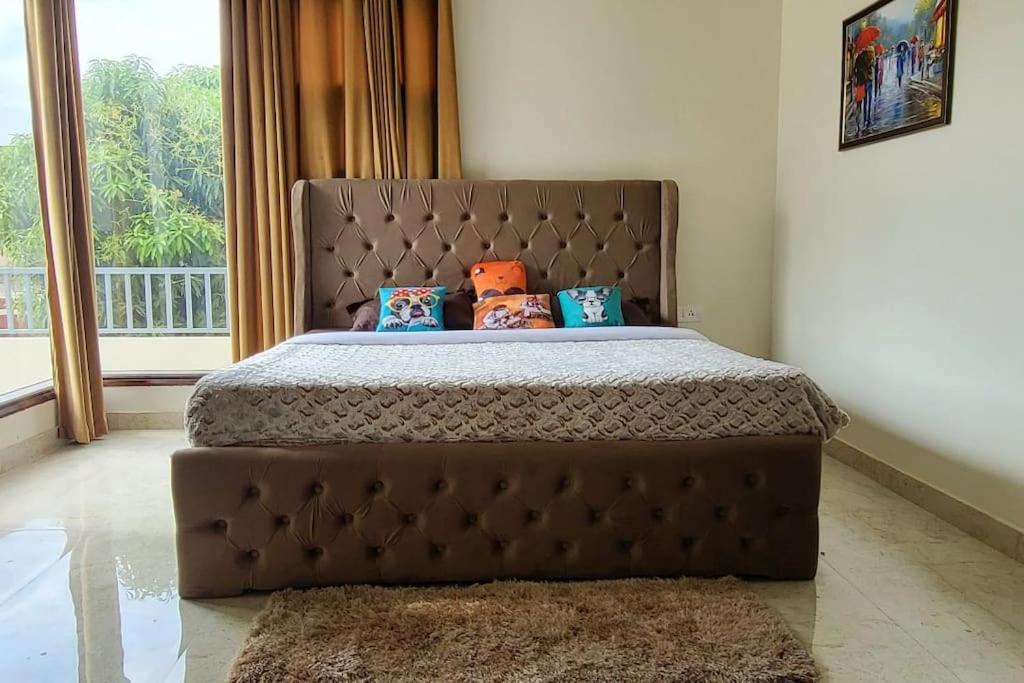 Luxury Villa with Free Breakfast - RnR Manor view 3