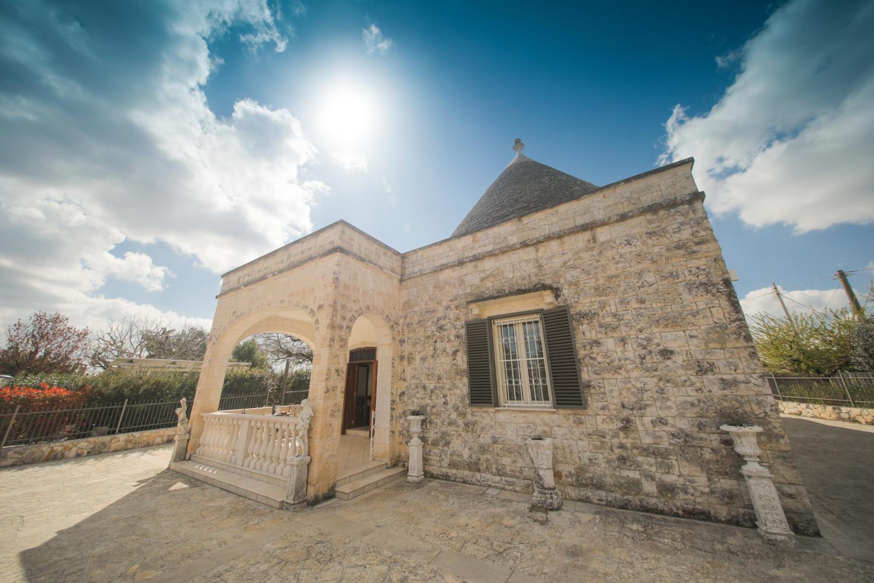I Trulli della Collina by BarbarHouse