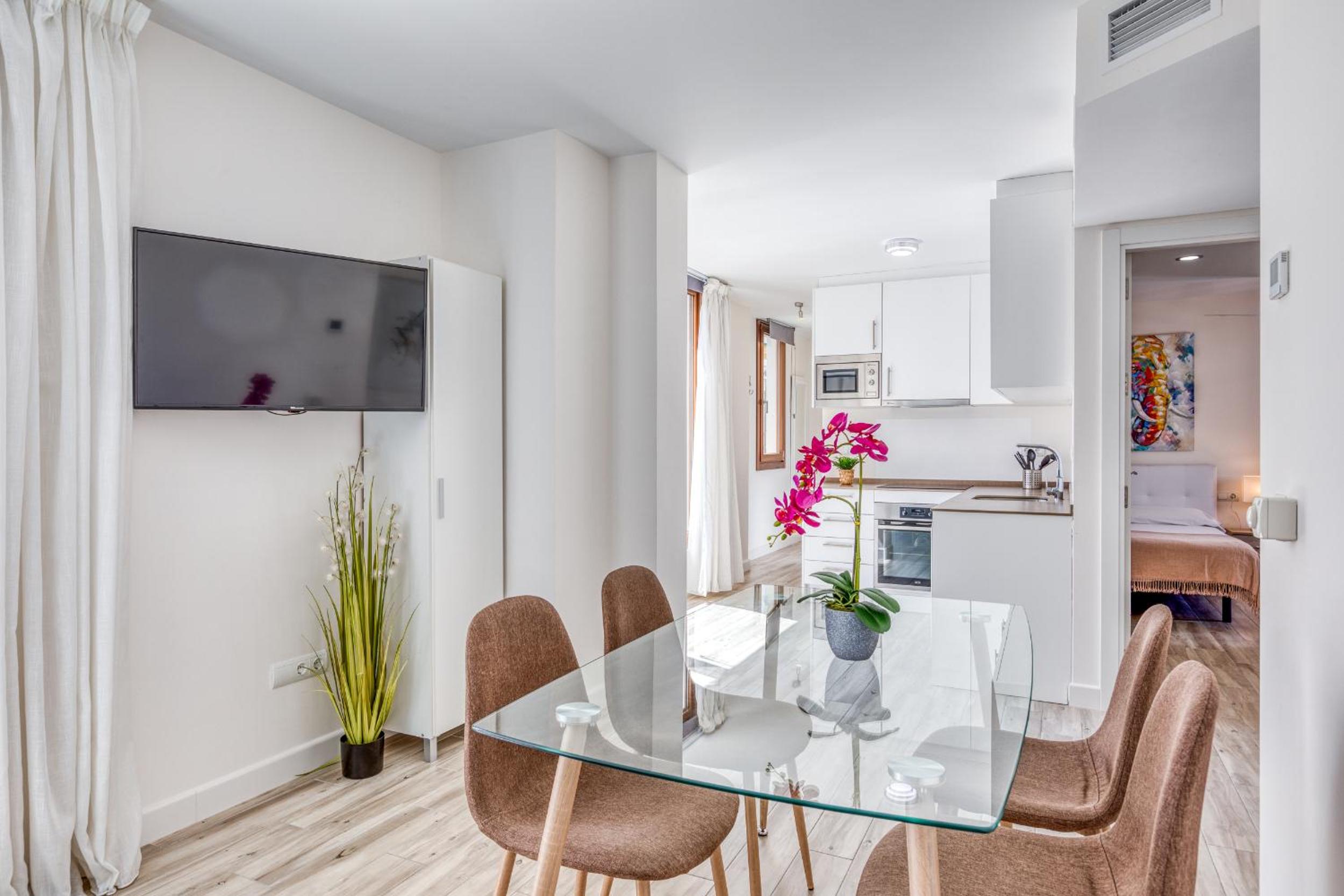 Hotel Hanami Estepona Centro 1B - Image 1