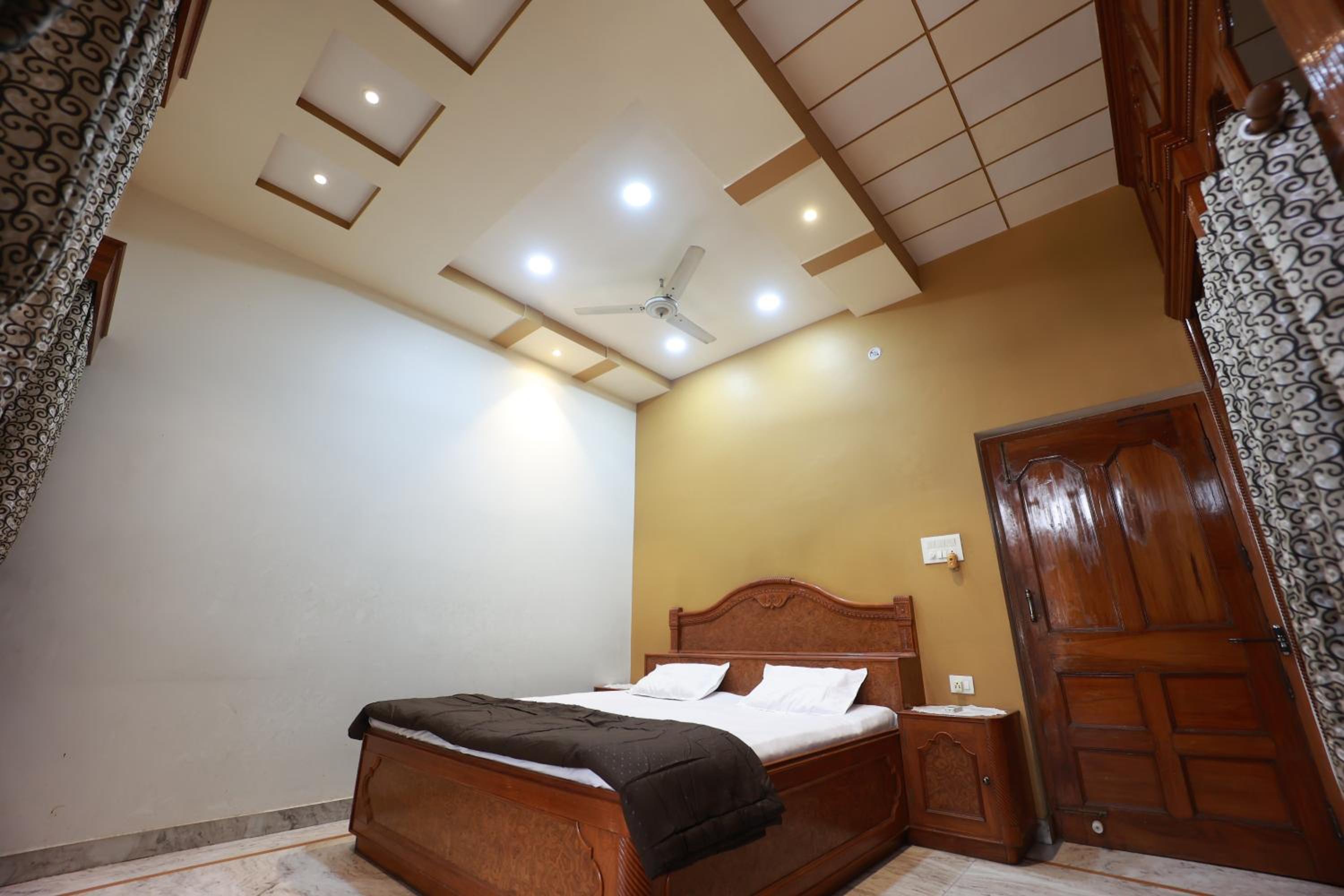 Kapoor Sahab Homestay : it's a home away from home. view 2