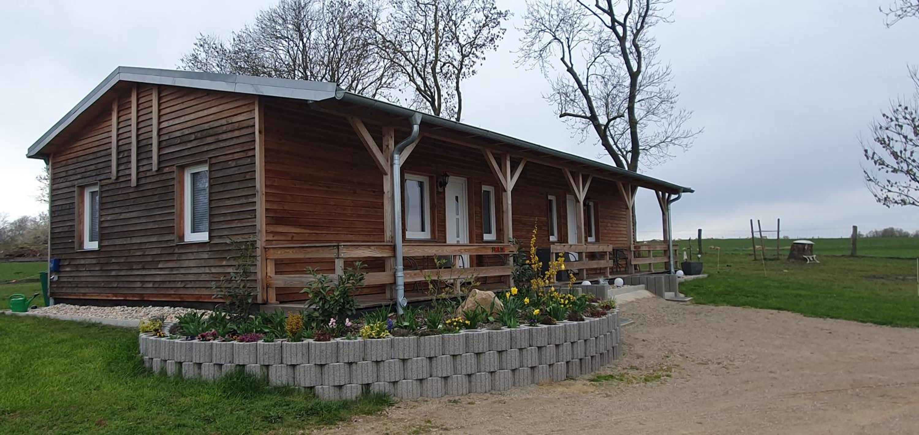 Peenehof Köppen - Ferienwohnungen & Schlaffässer