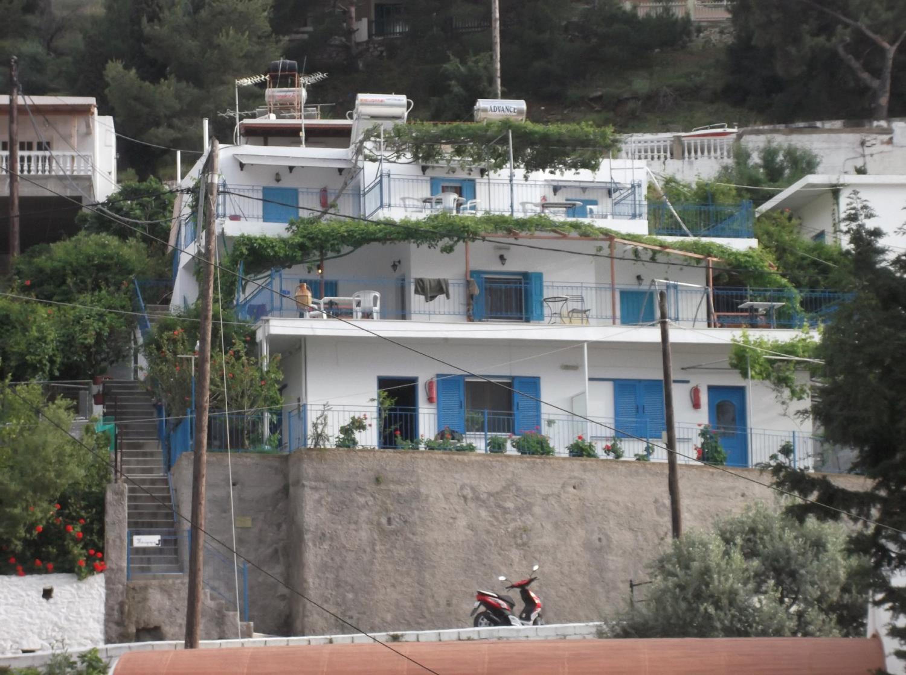 Hotel Panorama Studios & Apartments - Image 1