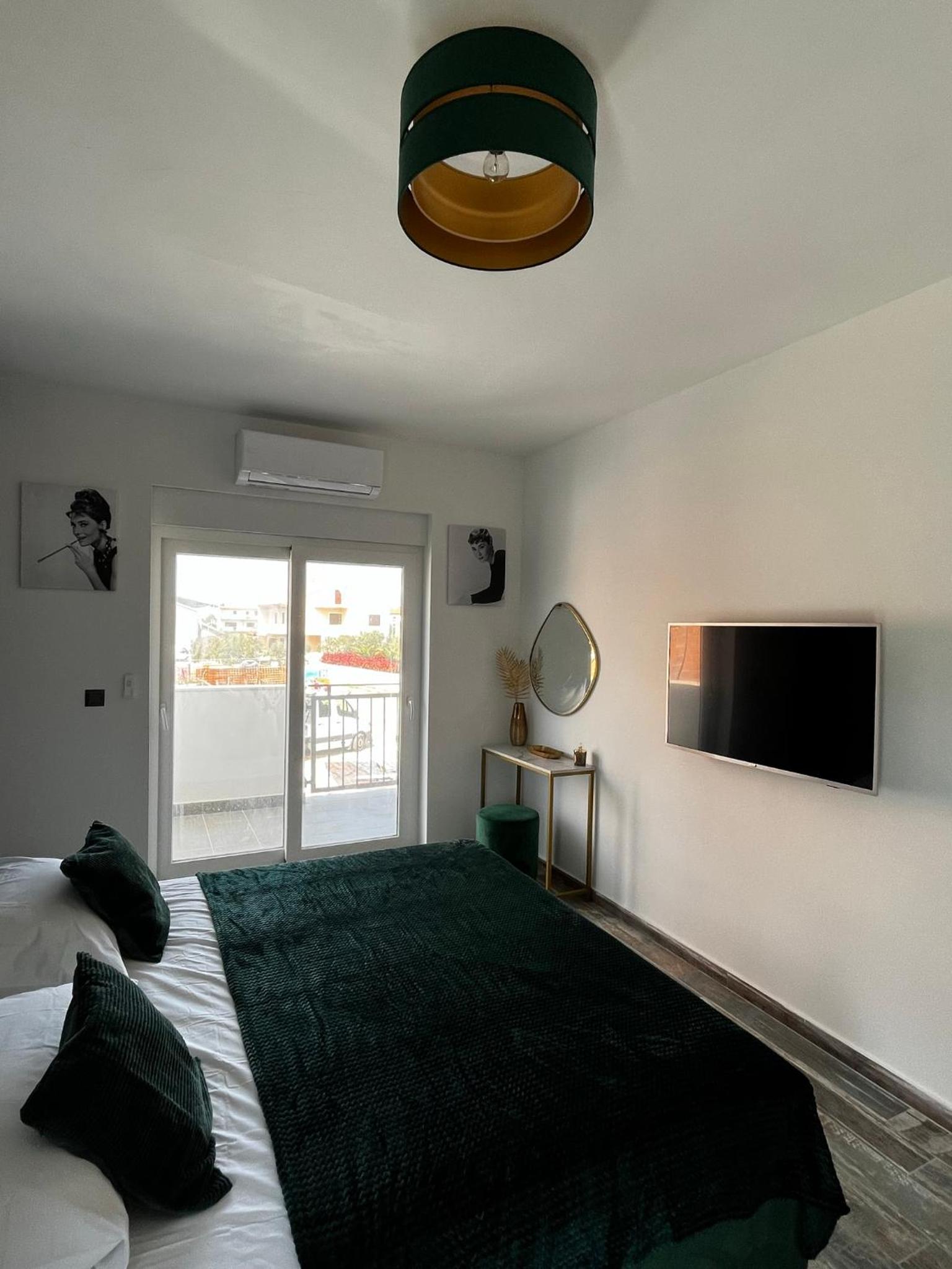 LuxVilla AURORA