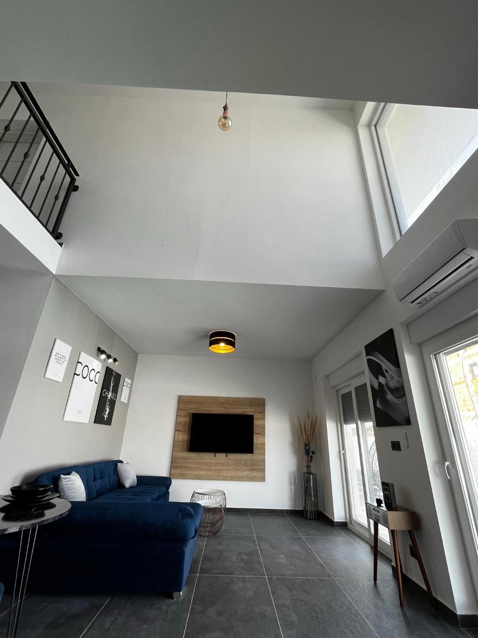 LuxVilla AURORA
