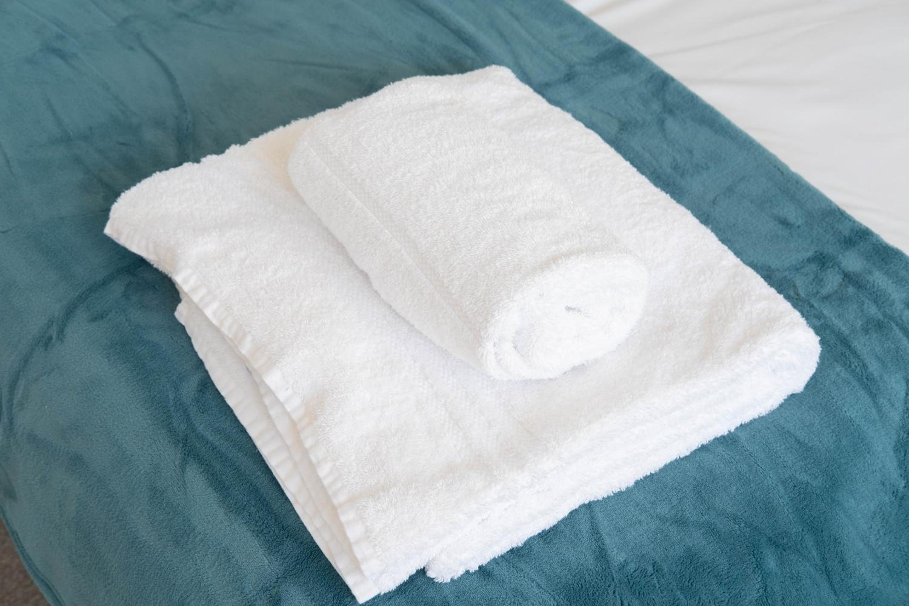 Beautiful and comfortable home away from home with free parking, fast wifi and white crisp hotel standard linen hosted by Our Home Short Stays view 3