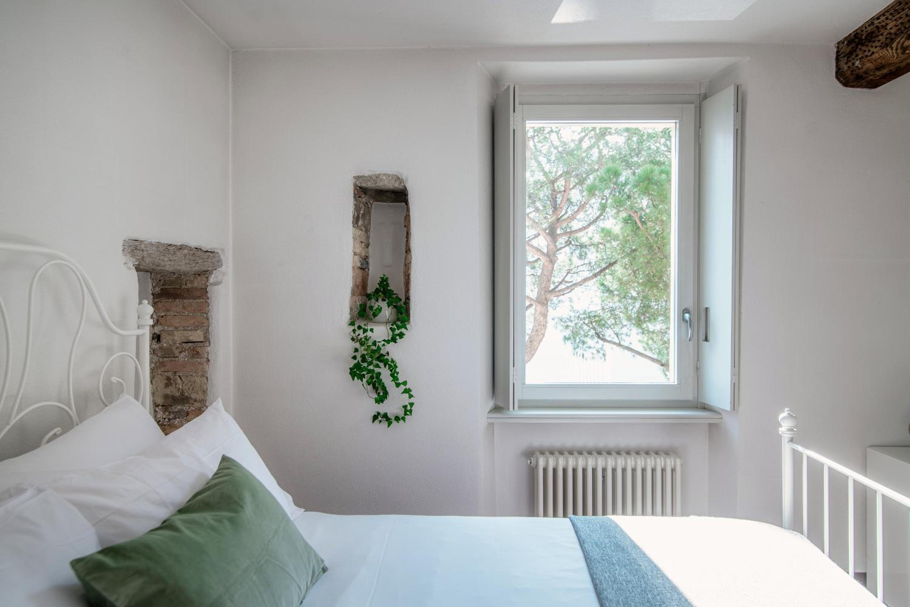 SIN4 Apartments by Quokka 360 - overlooking the lake - FAI heritage in Morcote