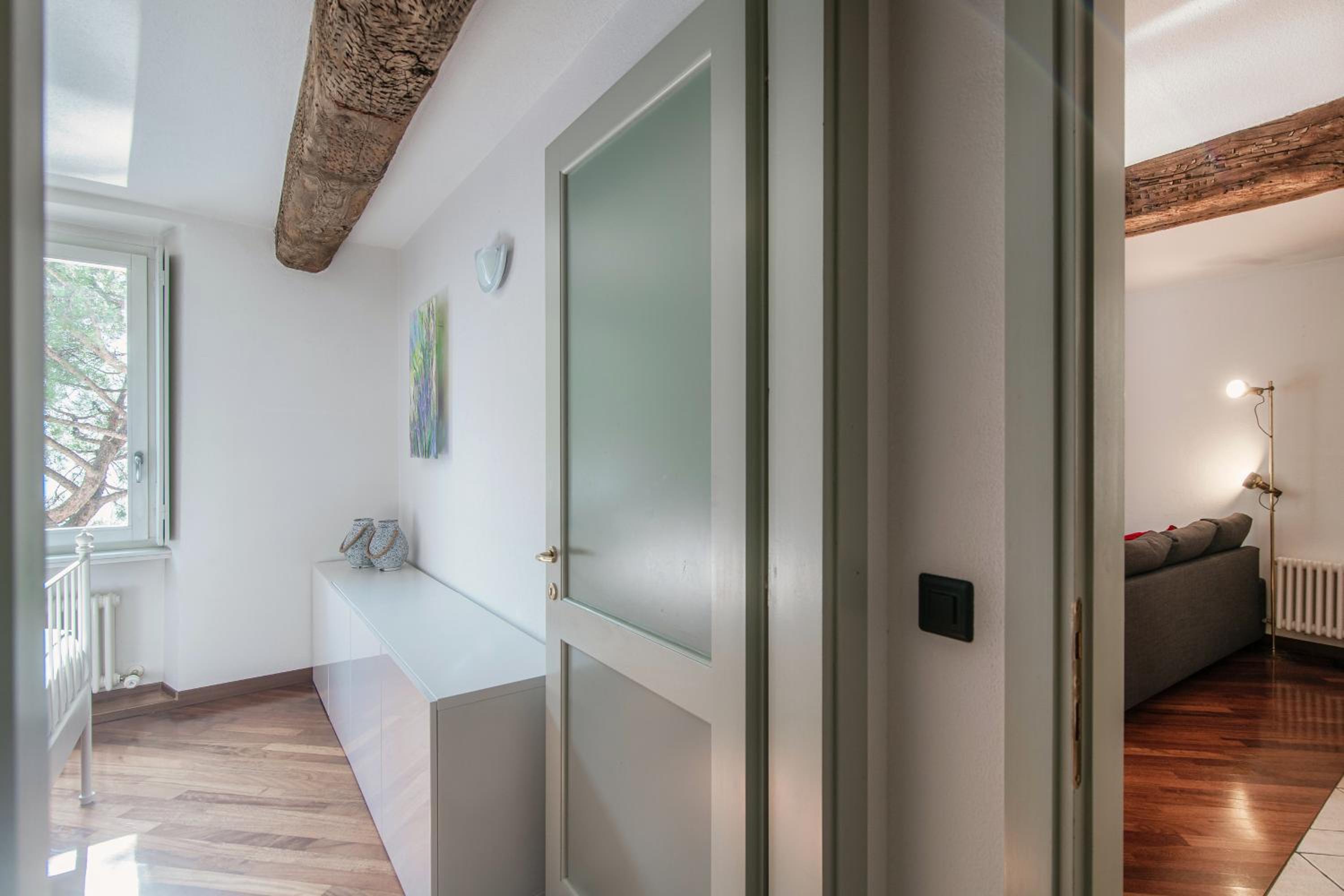 SIN4 Apartments by Quokka 360 - overlooking the lake - FAI heritage in Morcote
