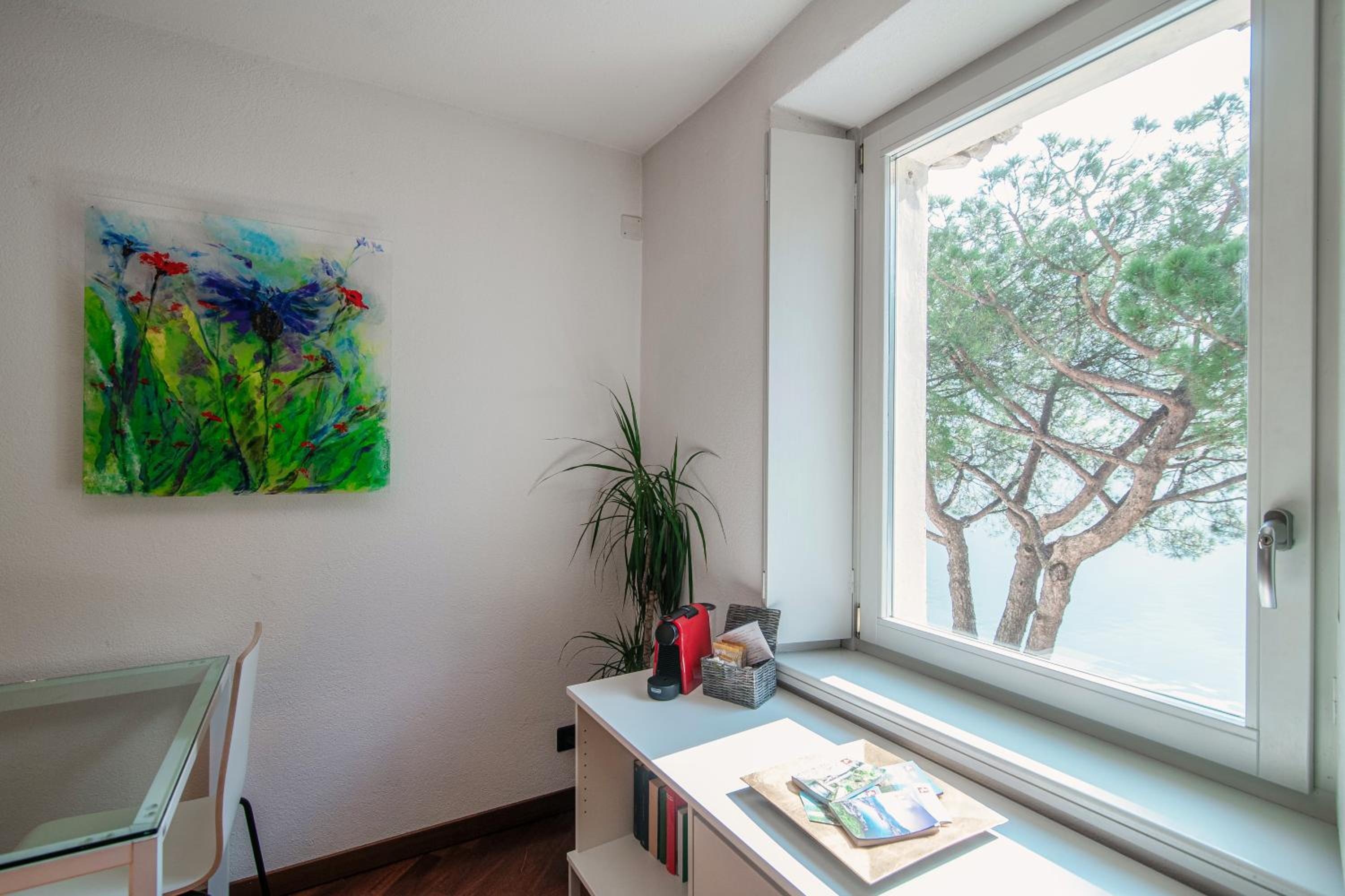 SIN4 Apartments by Quokka 360 - overlooking the lake - FAI heritage in Morcote