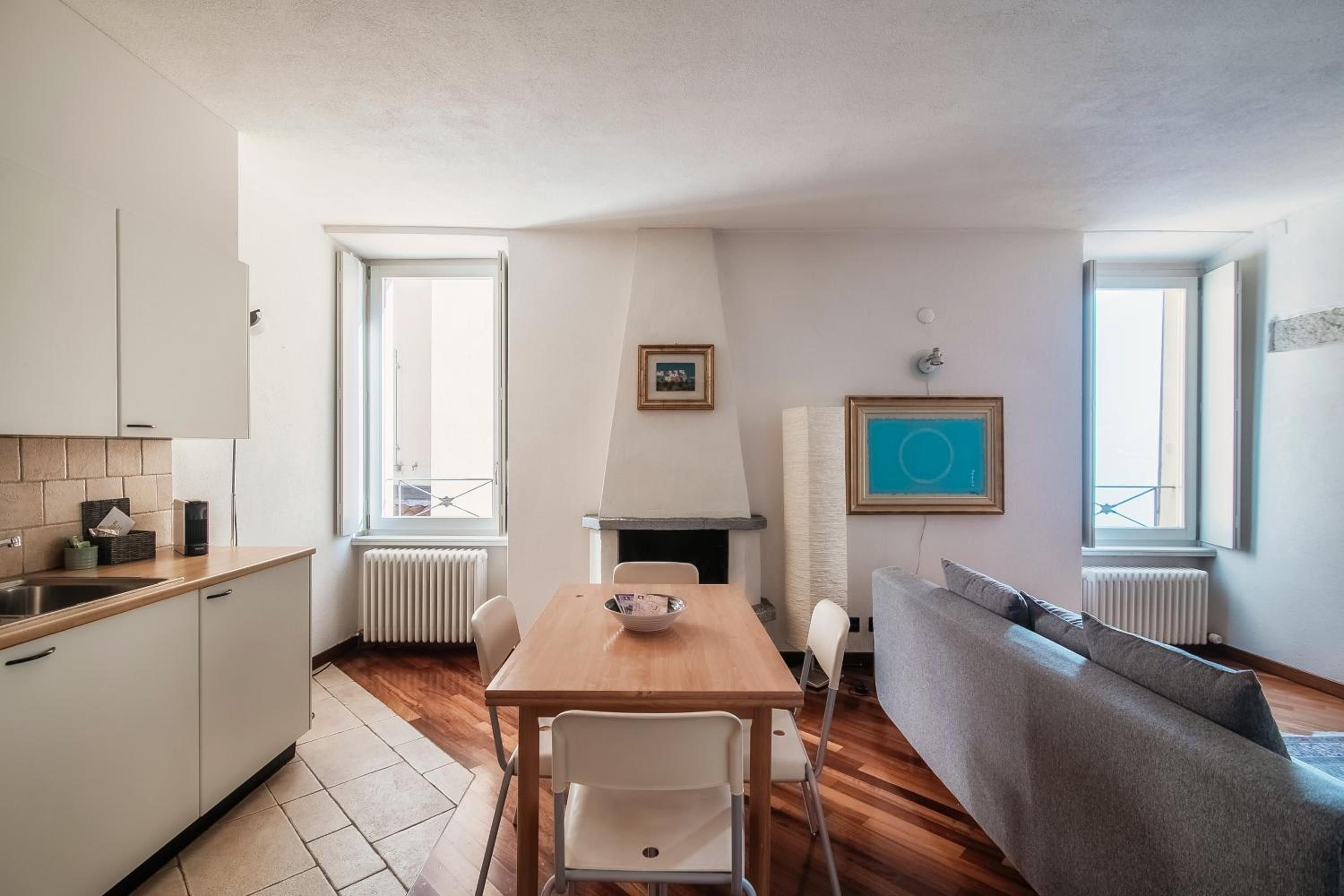 SIN4 Apartments by Quokka 360 - overlooking the lake - FAI heritage in Morcote
