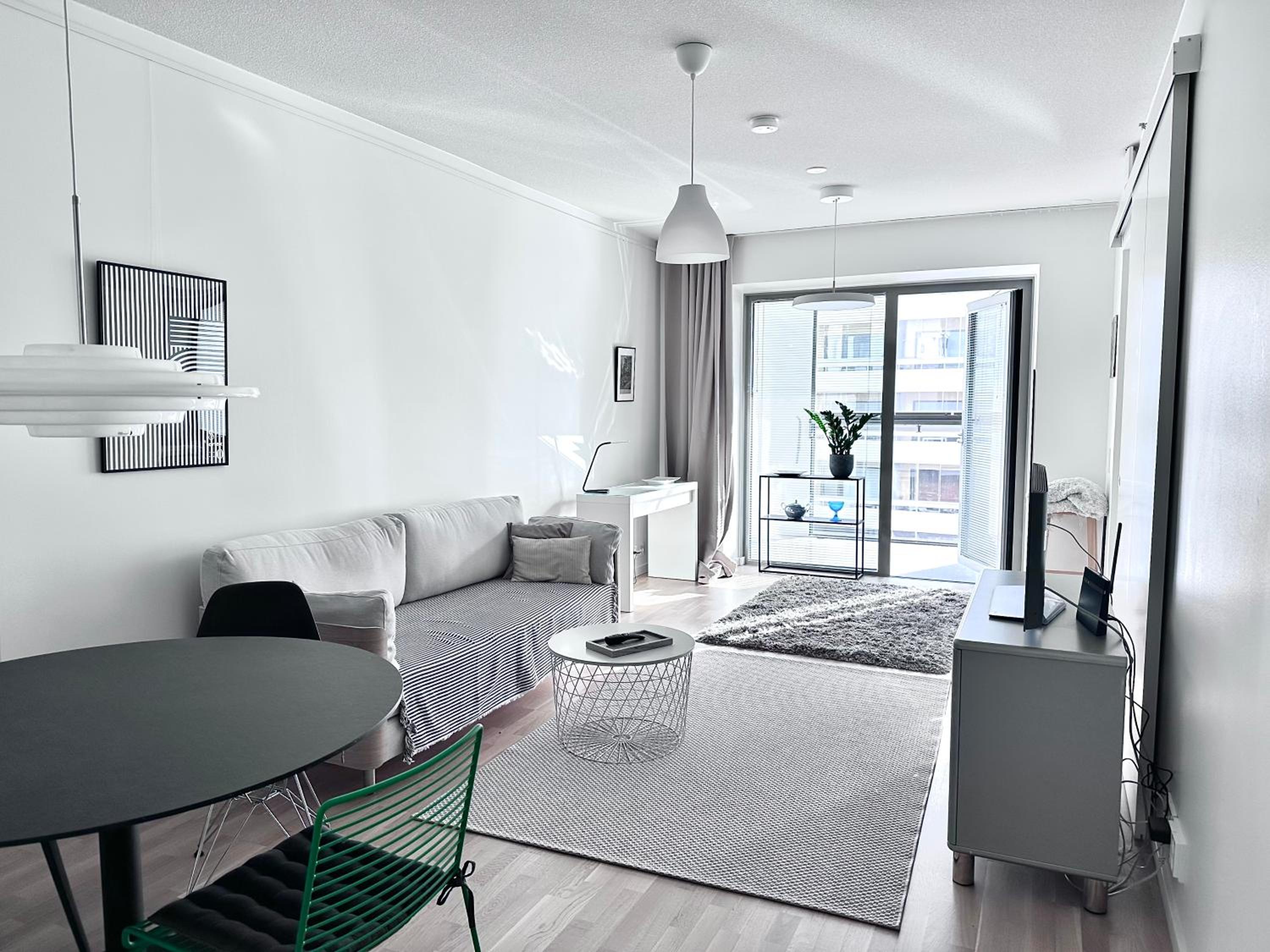 Peaceful Premium Apartment with Sauna and Balcony - Perfect Downtown Location