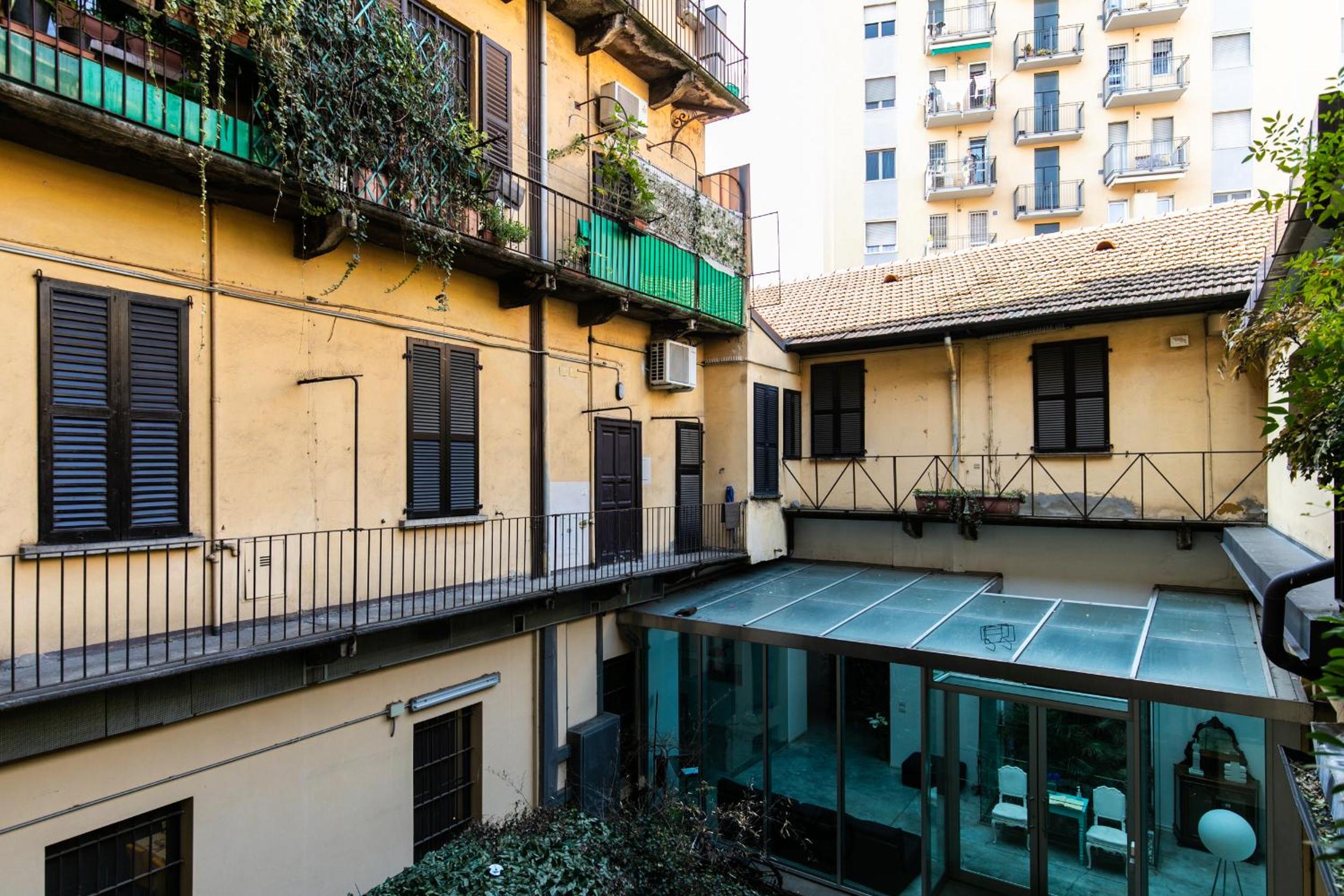 ArtStay Exclusive Apt Near Train Metro, Parking