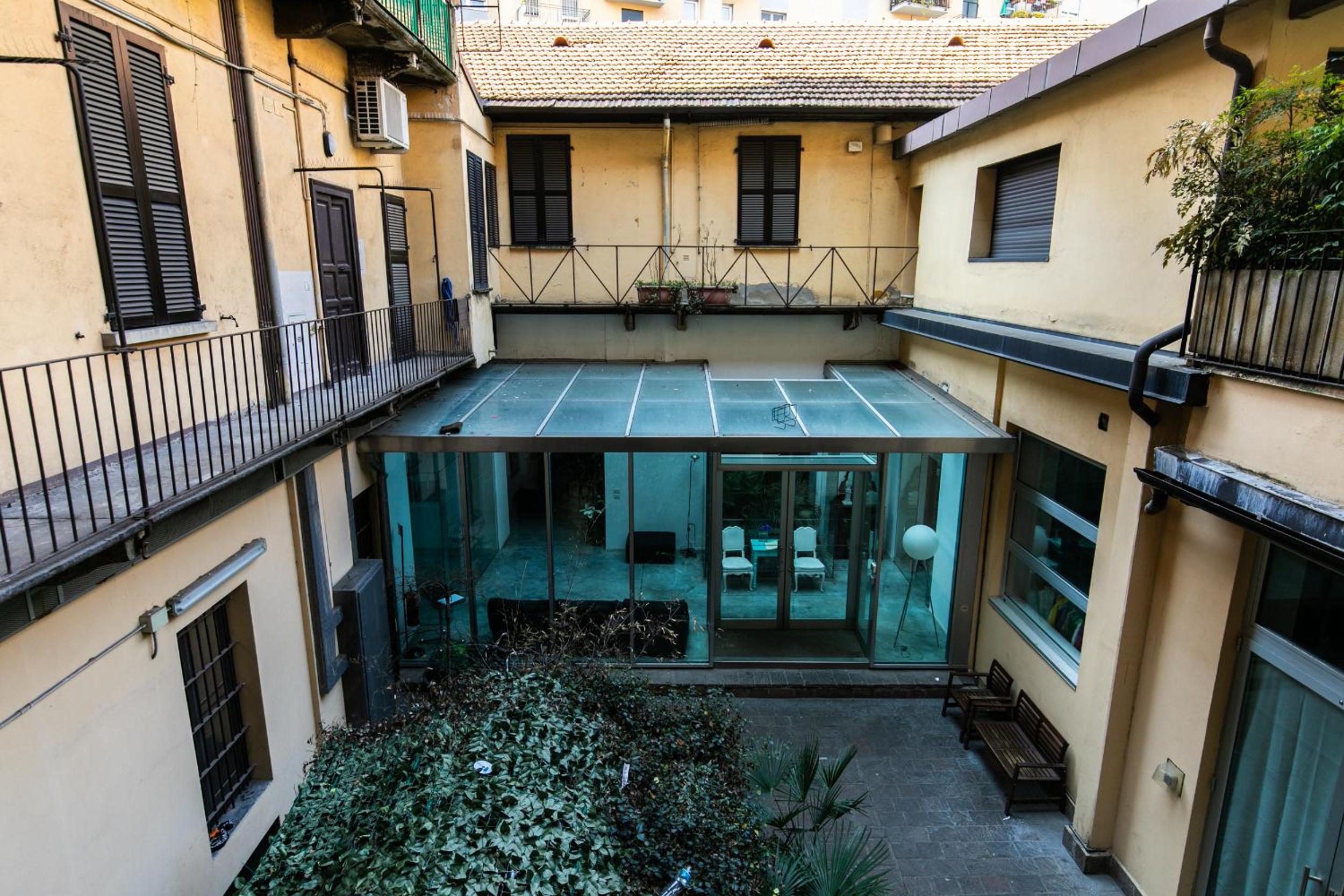 ArtStay Exclusive Apt Near Train Metro, Parking