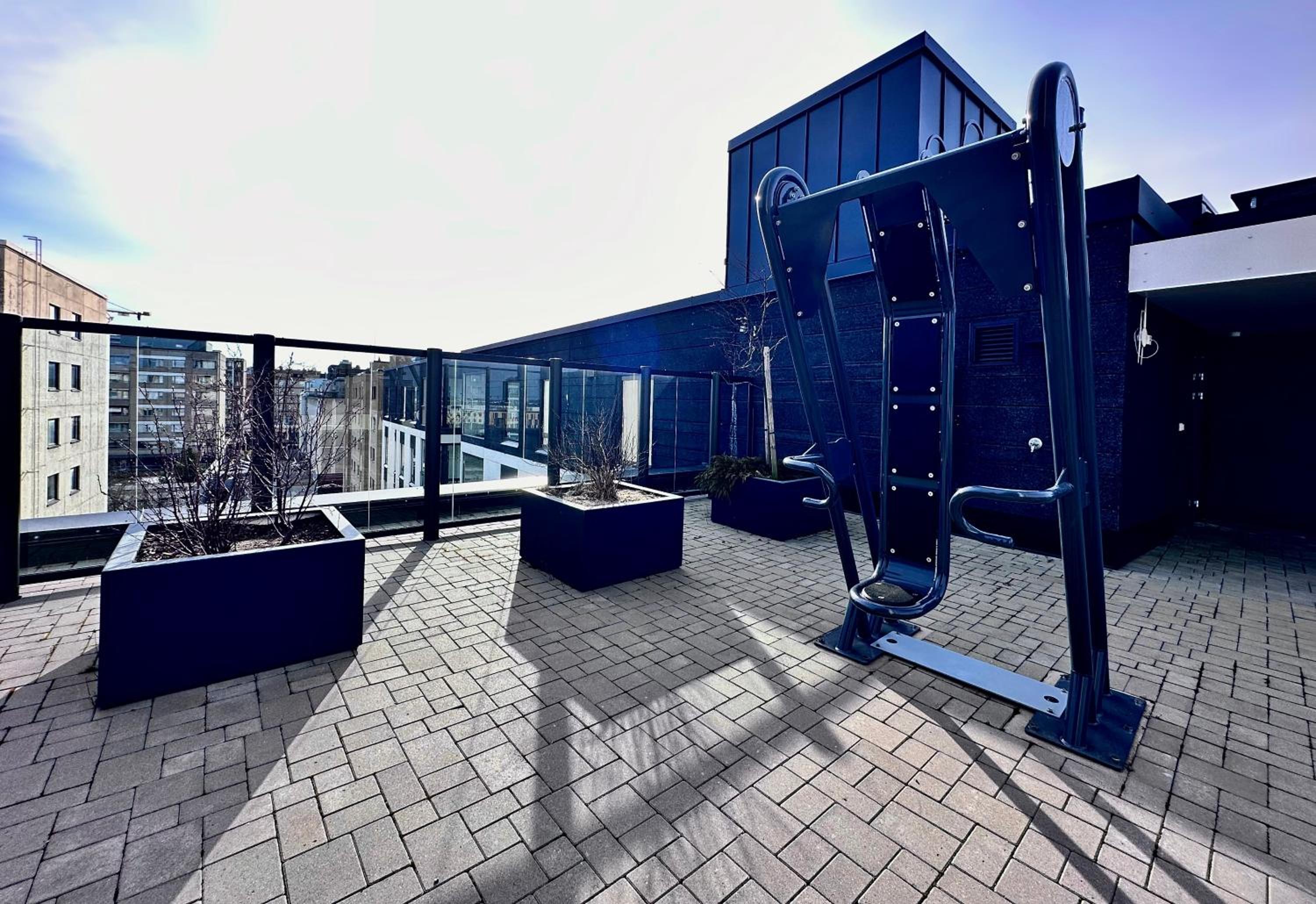 Peaceful Premium Apartment with Sauna and Balcony - Perfect Downtown Location