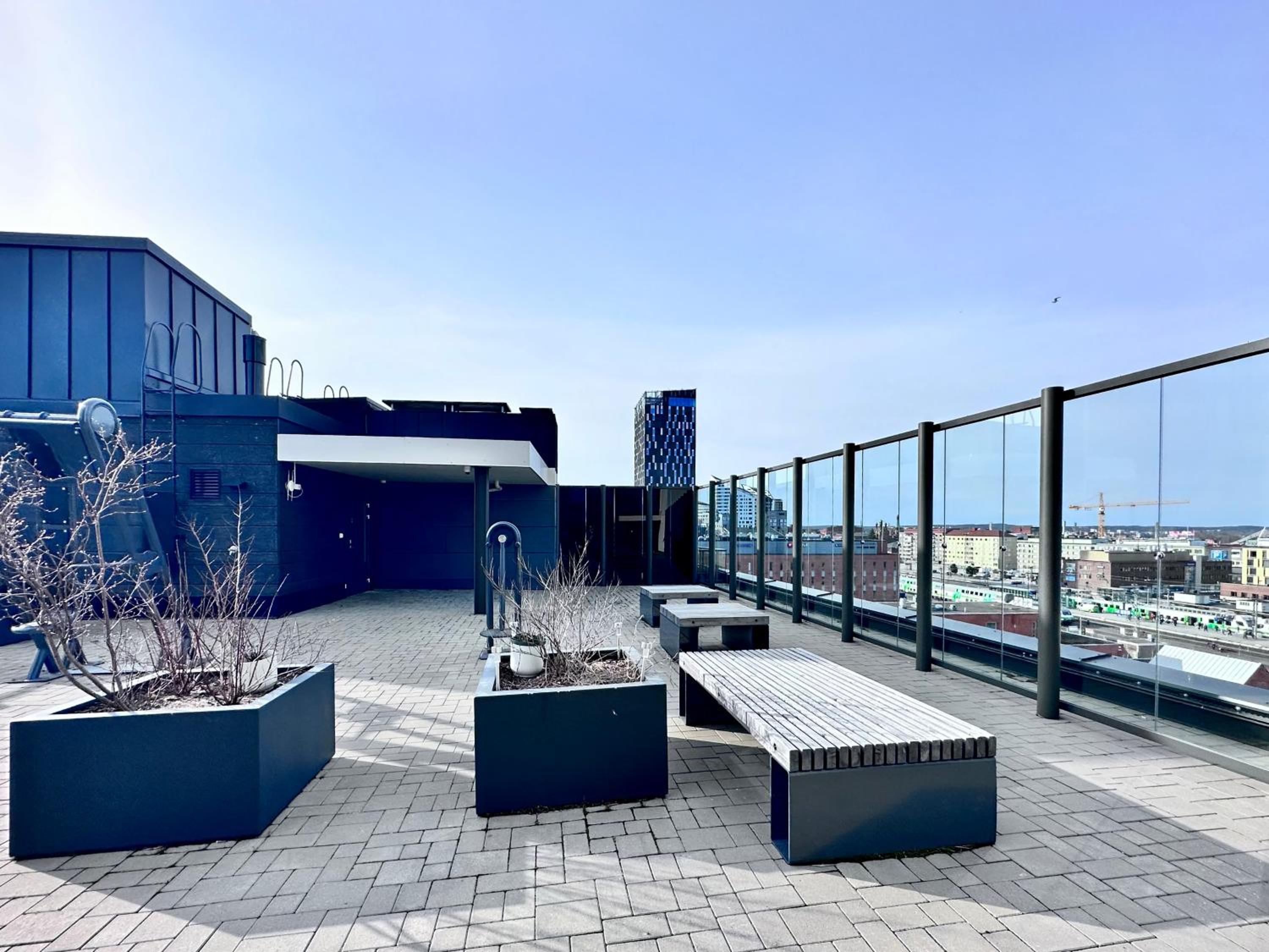 Peaceful Premium Apartment with Sauna and Balcony - Perfect Downtown Location