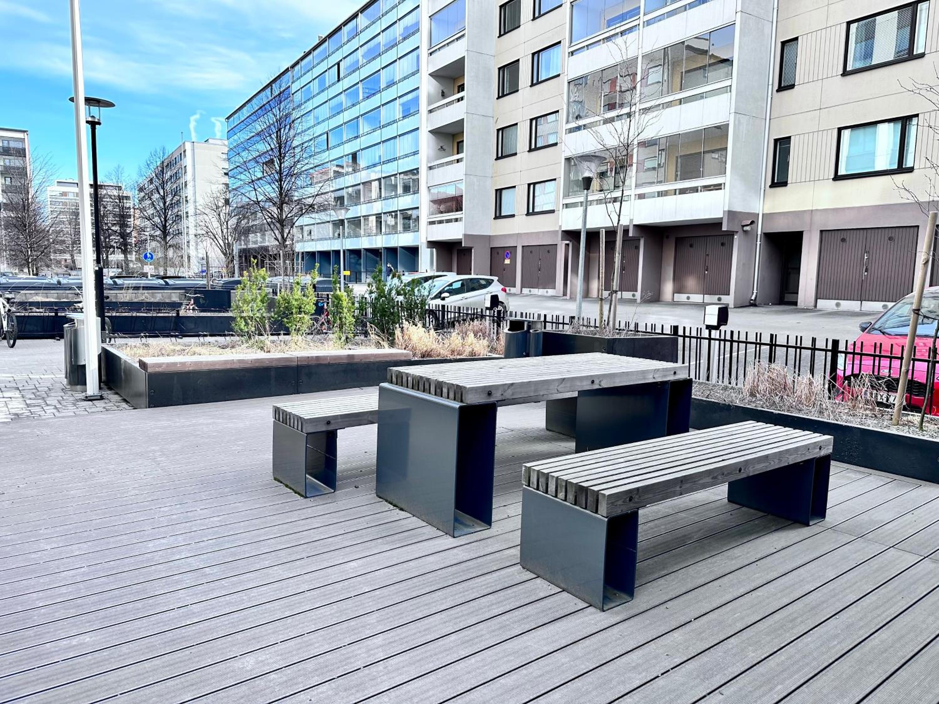 Peaceful Premium Apartment with Sauna and Balcony - Perfect Downtown Location