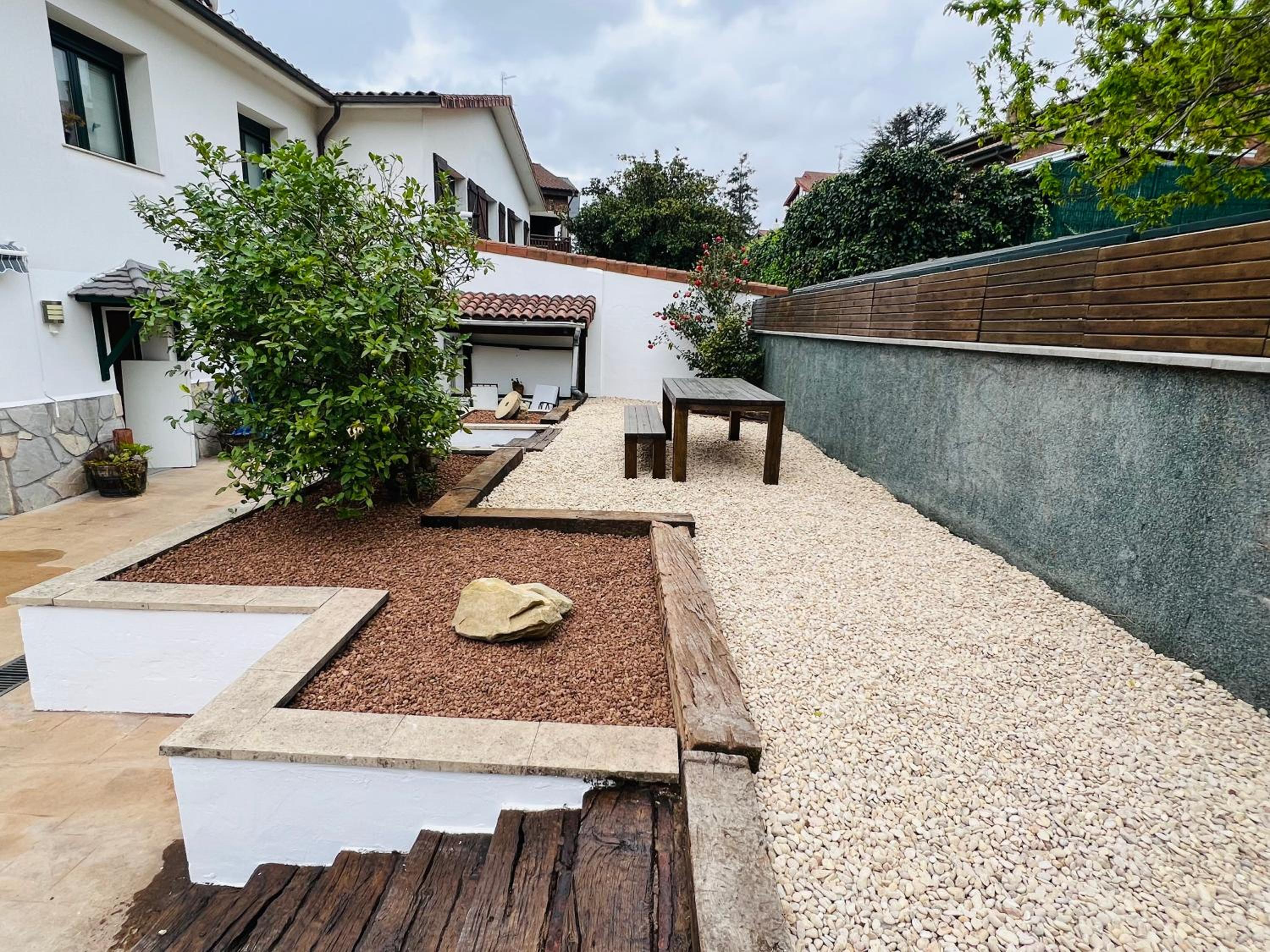 Loreartean by Basque Homes