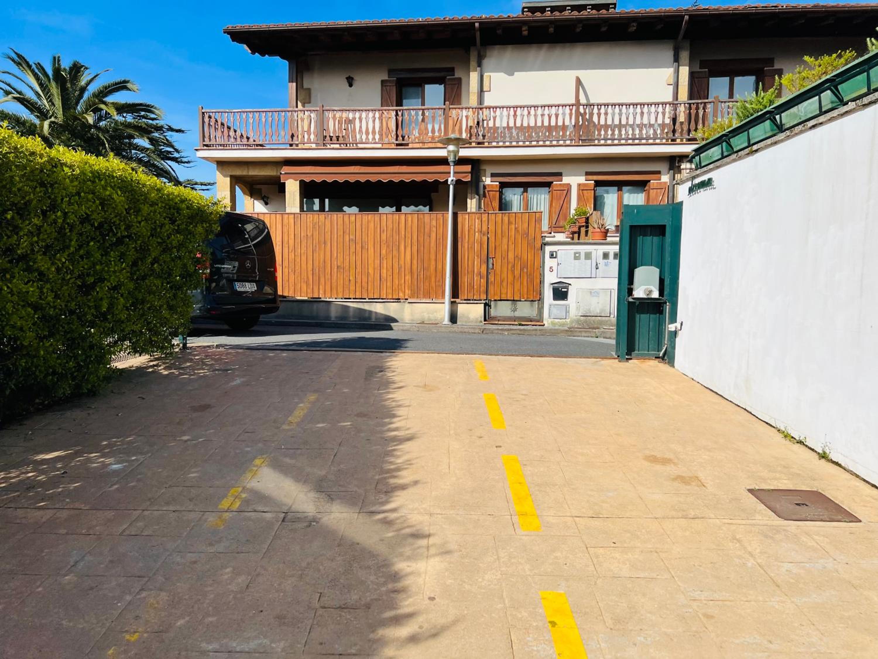 Loreartean by Basque Homes