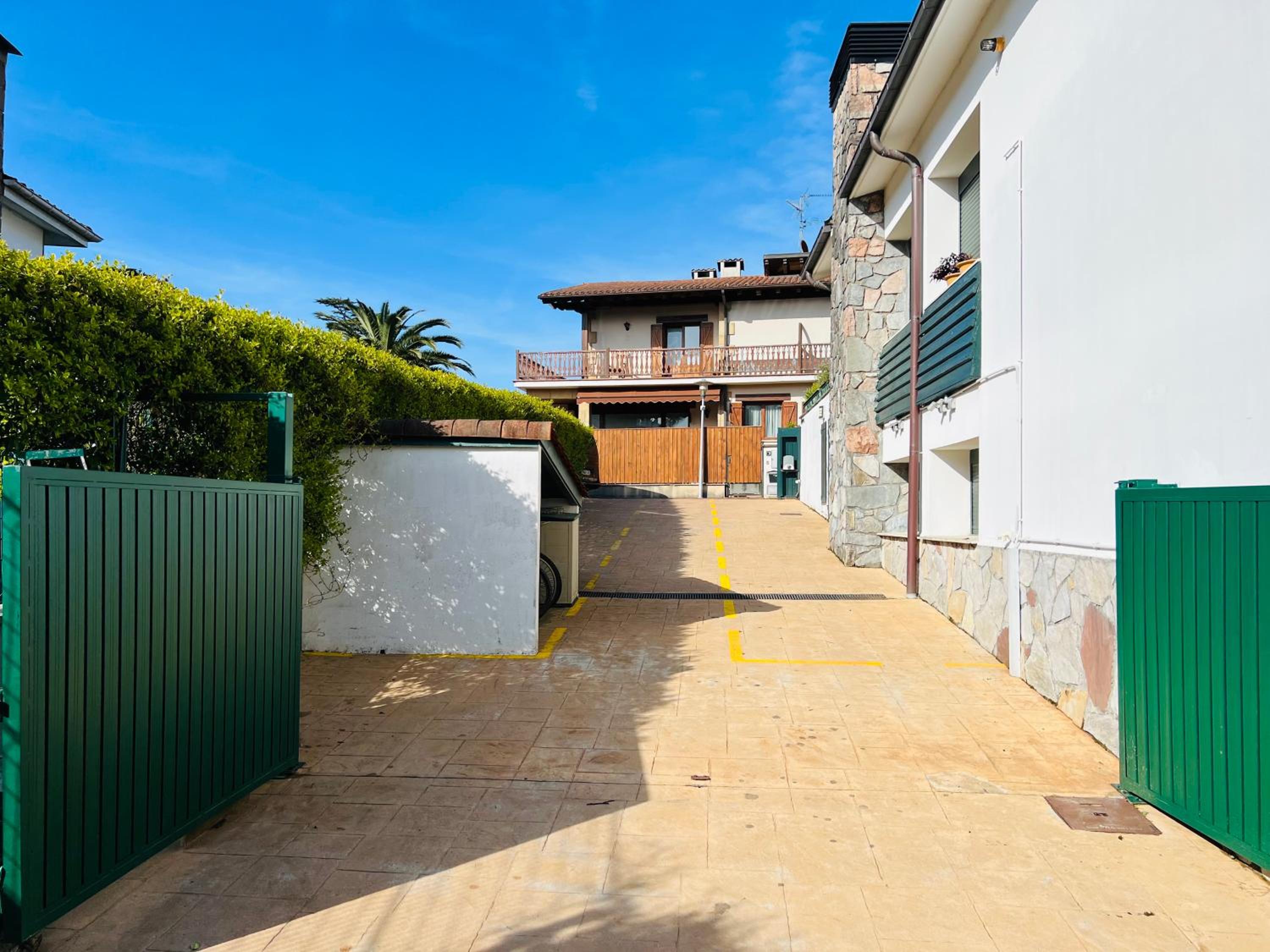 Loreartean by Basque Homes