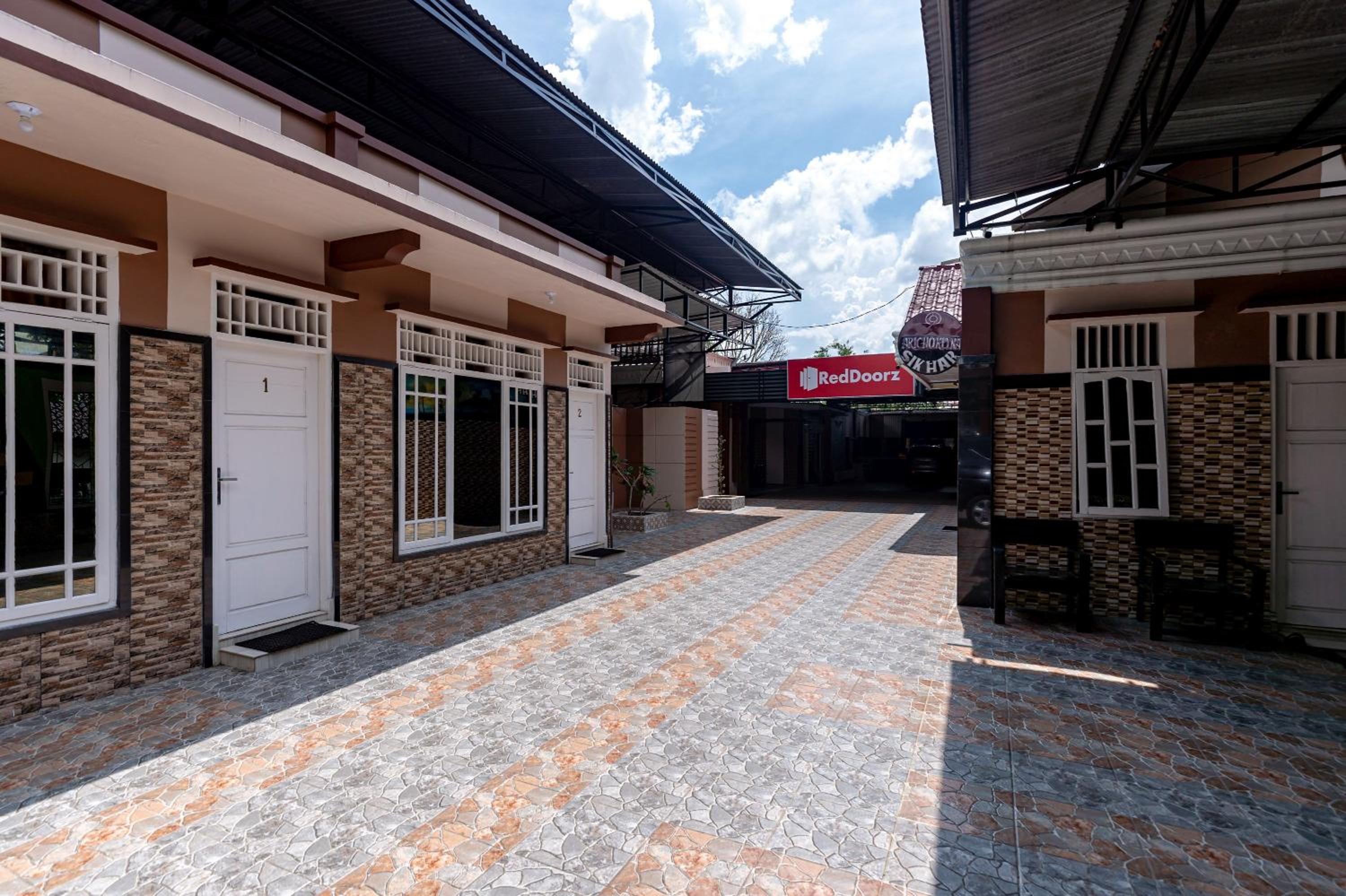 RedDoorz near Universitas Simalungun Pematangsiantar