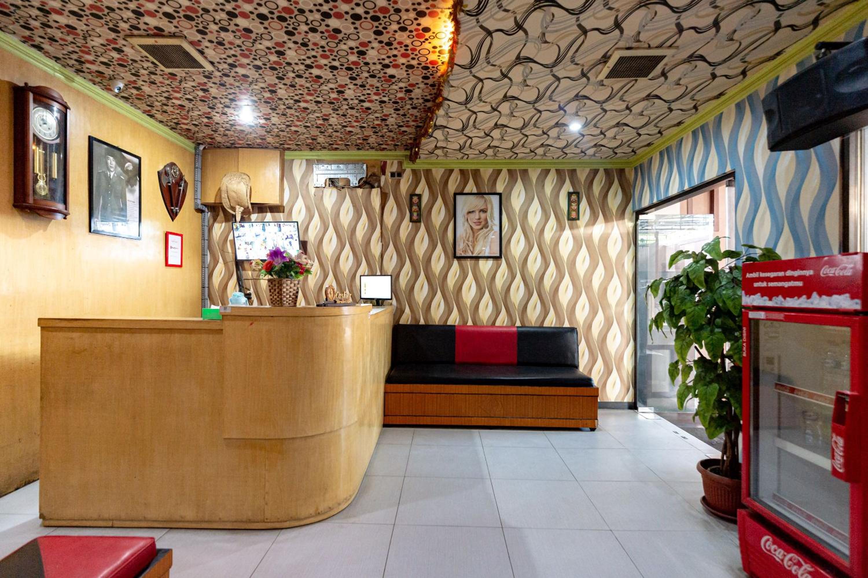 RedDoorz near Universitas Simalungun Pematangsiantar