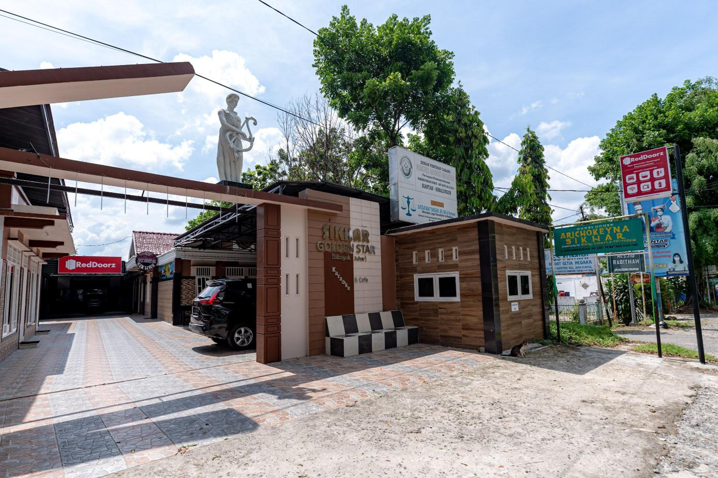 RedDoorz near Universitas Simalungun Pematangsiantar