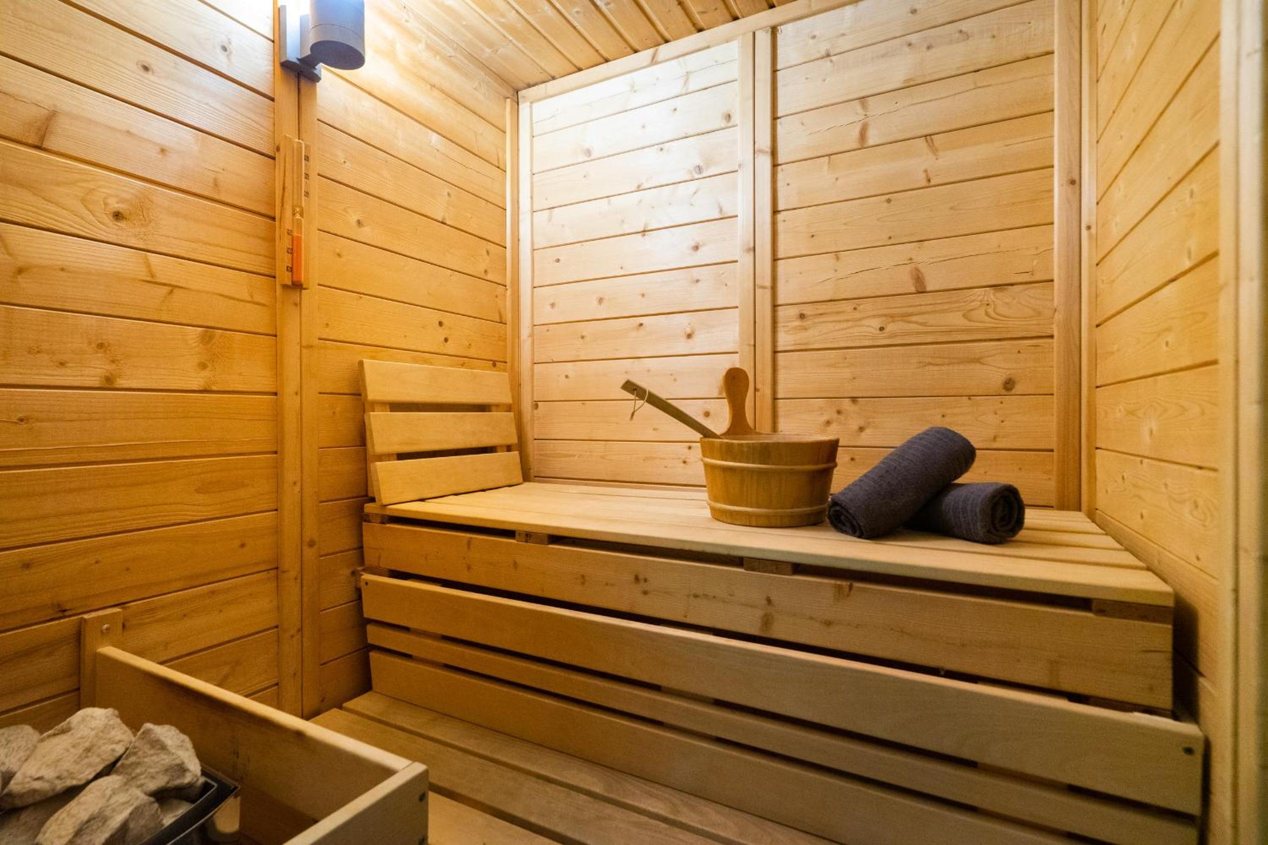 The 99, Appartement sauna & parking