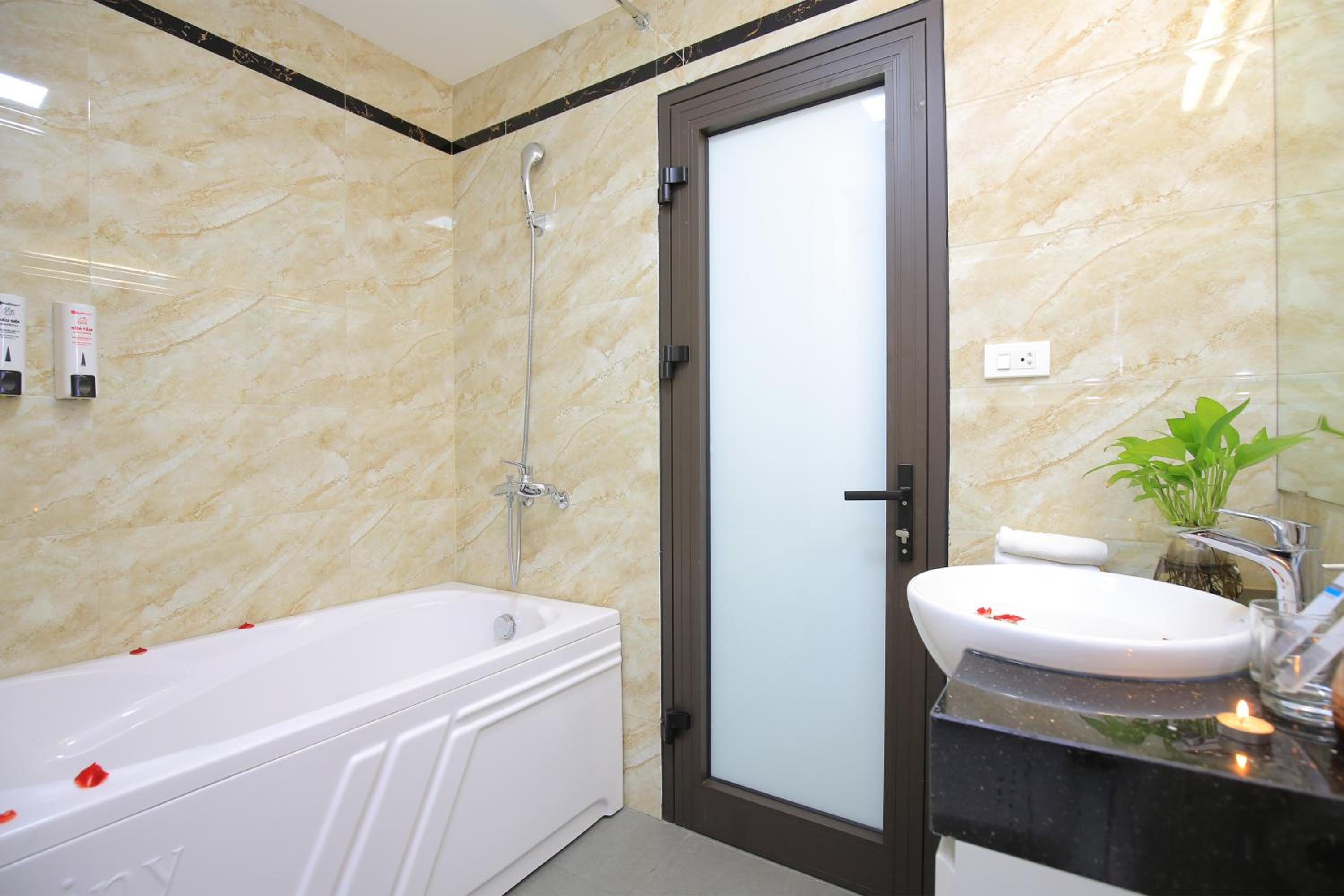 NINE HOUSING 12 Dao Tan