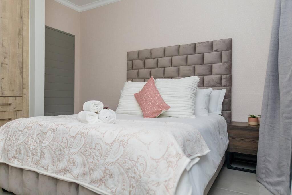 Fore's Luxurious Home view 3