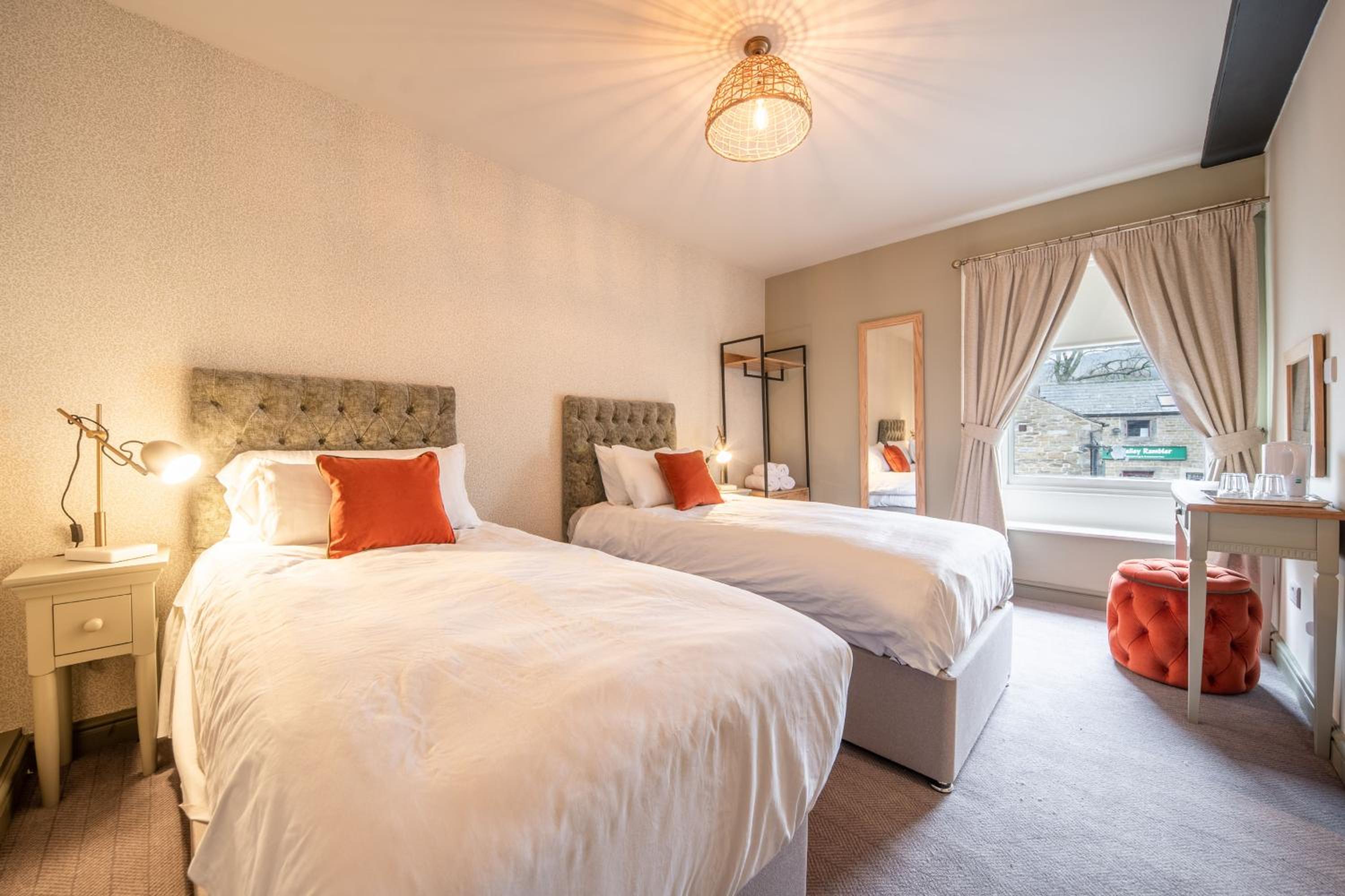 Woodroffe Arms, Hope Twin Room 5 view 5